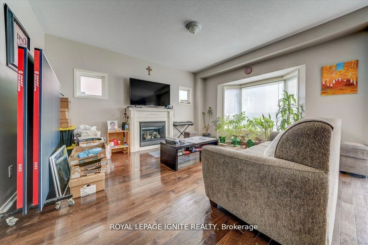 Photo 6 of 94 Gillett Drive, Ajax, Northeast Ajax — HOMEH