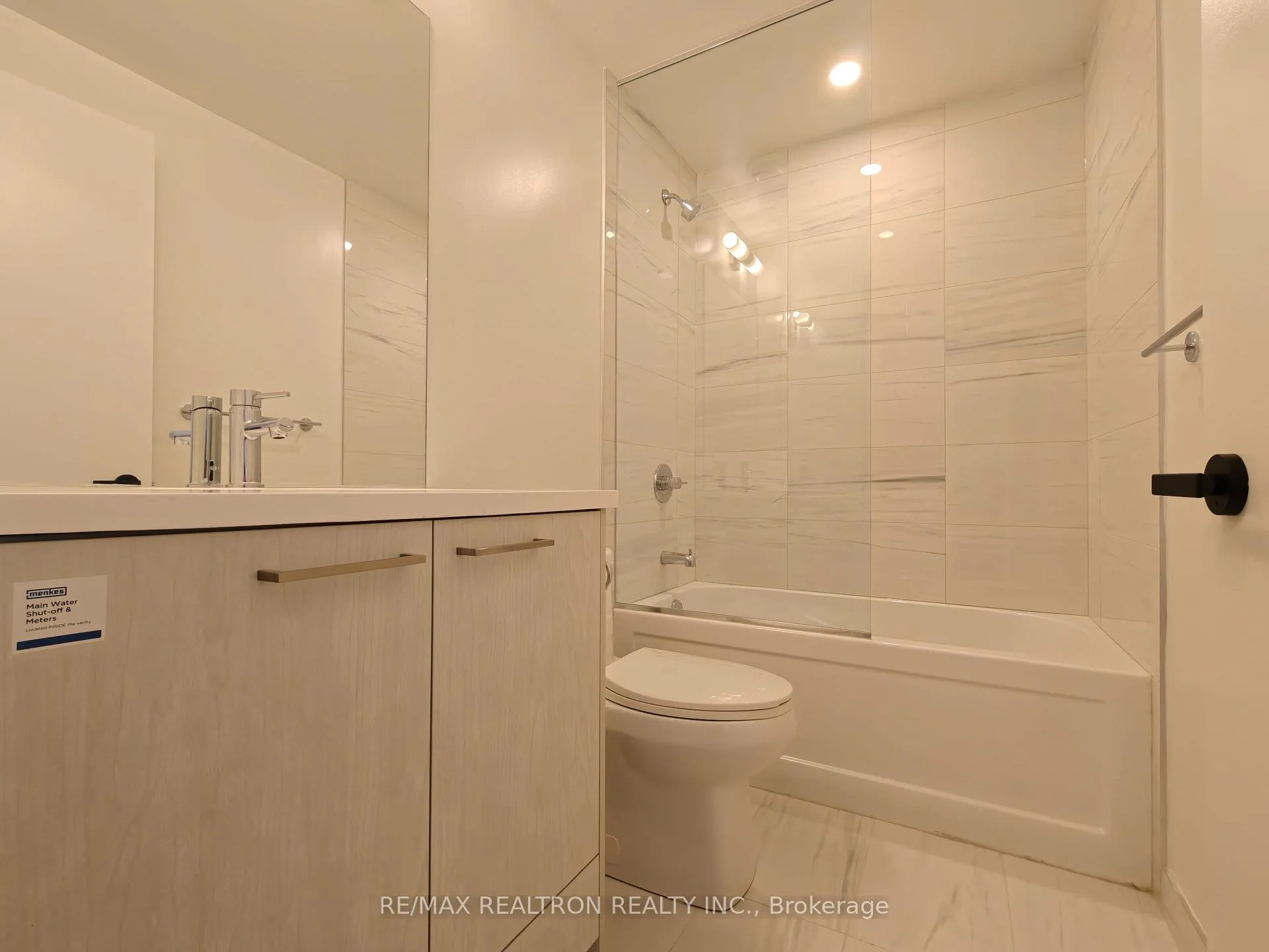Photo 11 of Unit 2209, 28 Interchange Way, Vaughan, Vaughan Corporate Centre — HOMEH