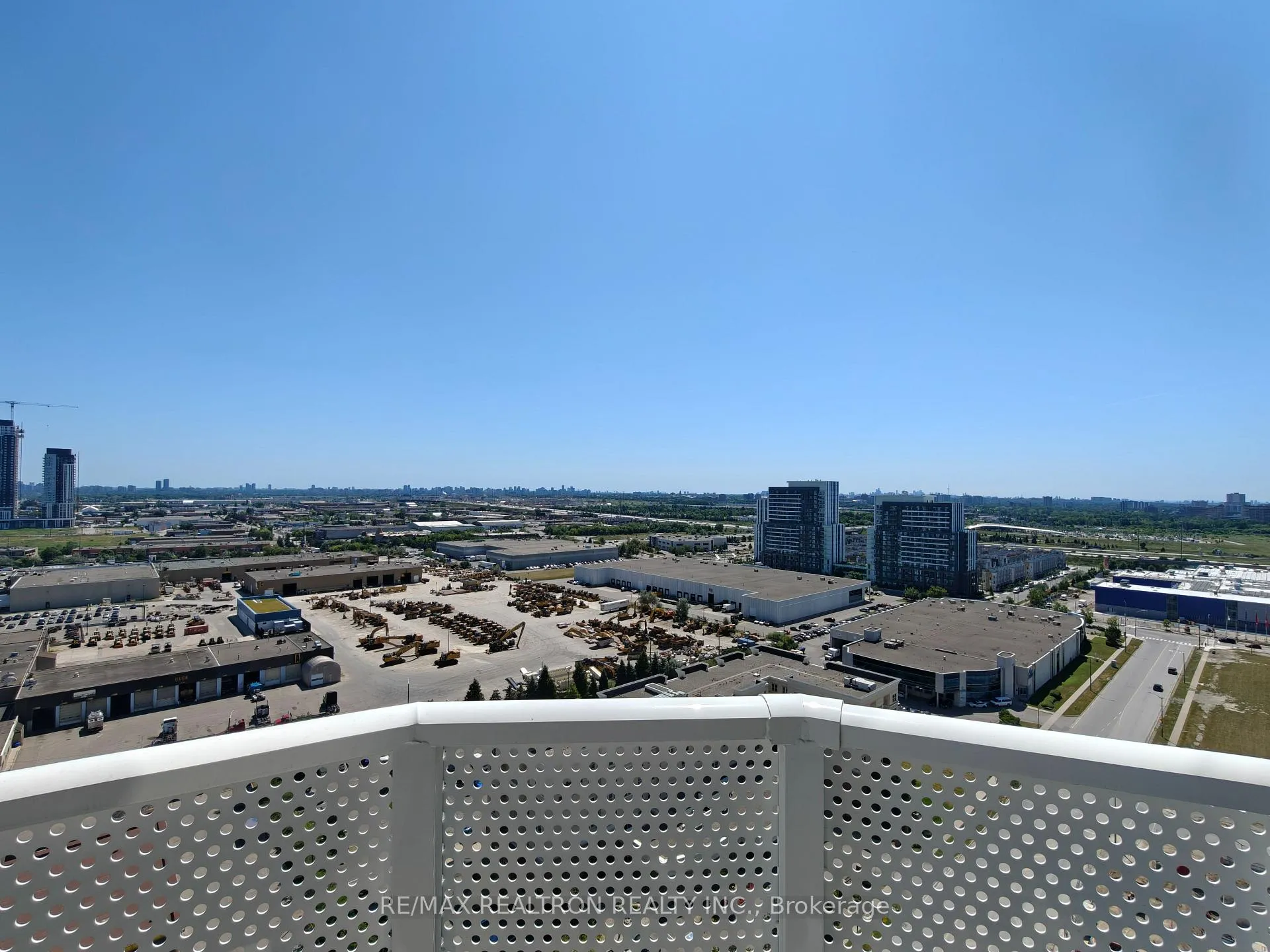 Photo 14 of Unit 2209, 28 Interchange Way, Vaughan, Vaughan Corporate Centre — HOMEH