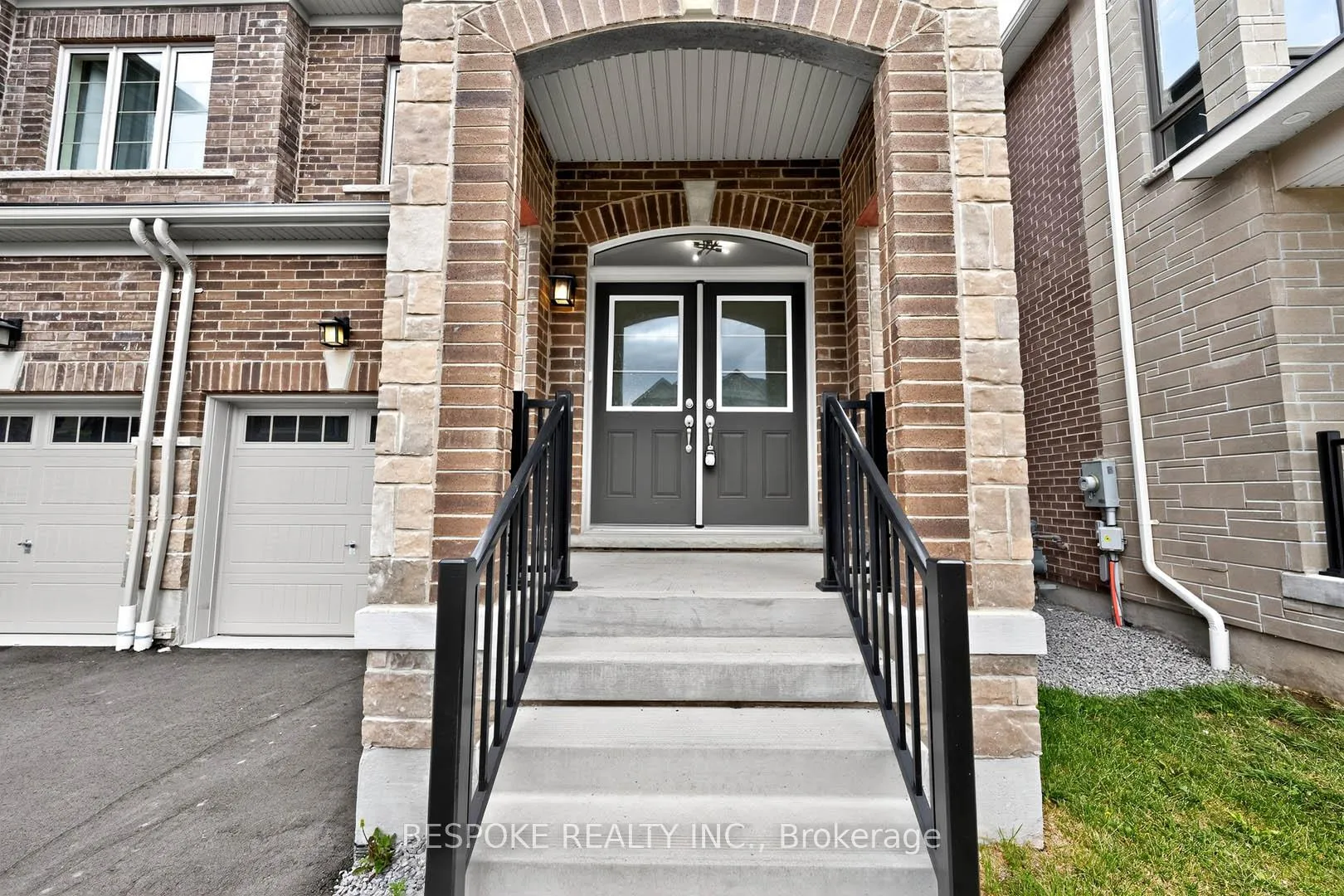 Photo 4 of 8 Hinkson Street, Whitby, Rural Whitby — HOMEH