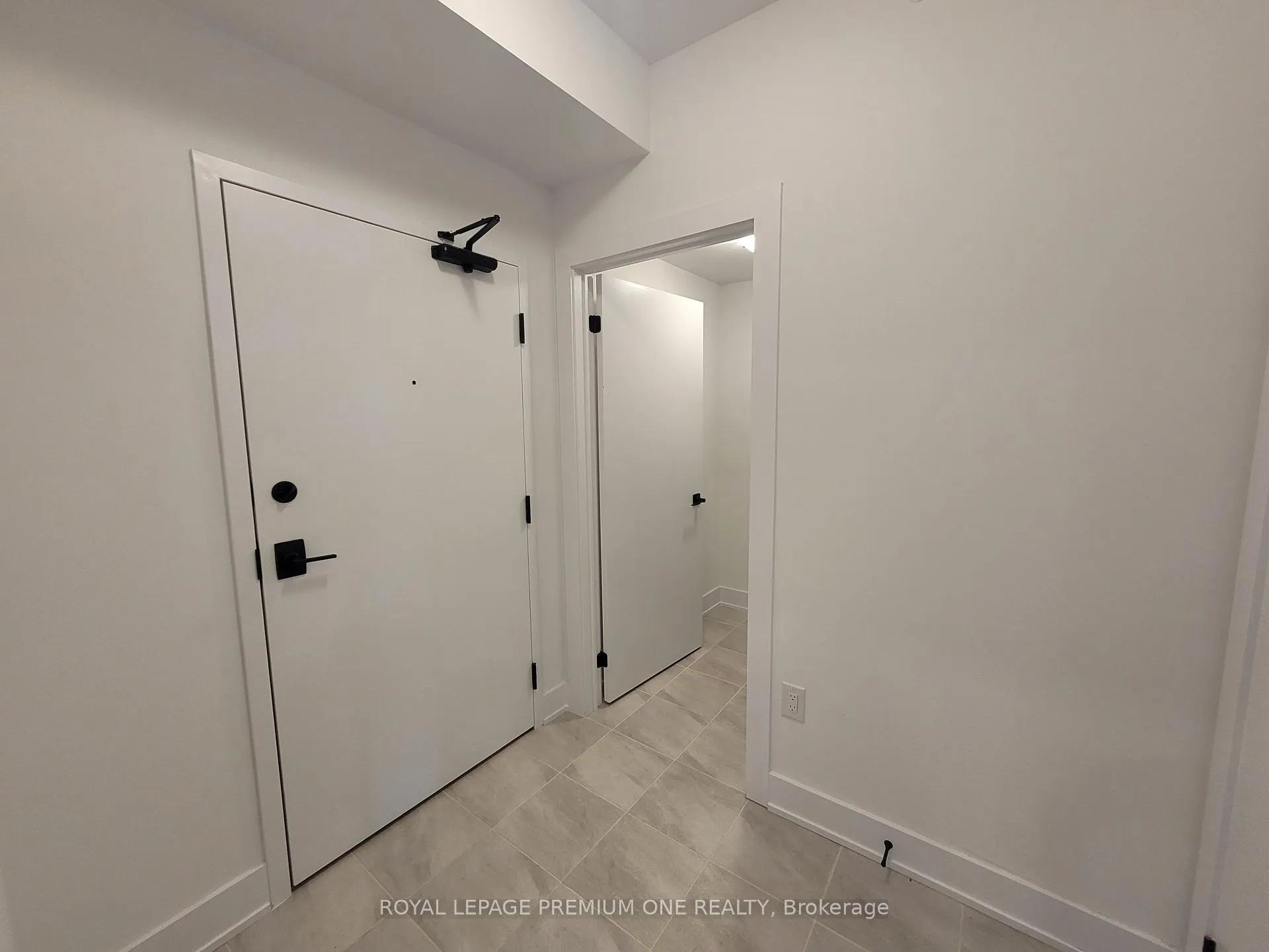 Photo 2 of Unit 408, 1 Chef Lane, Barrie, Rural Barrie Southeast — HOMEH