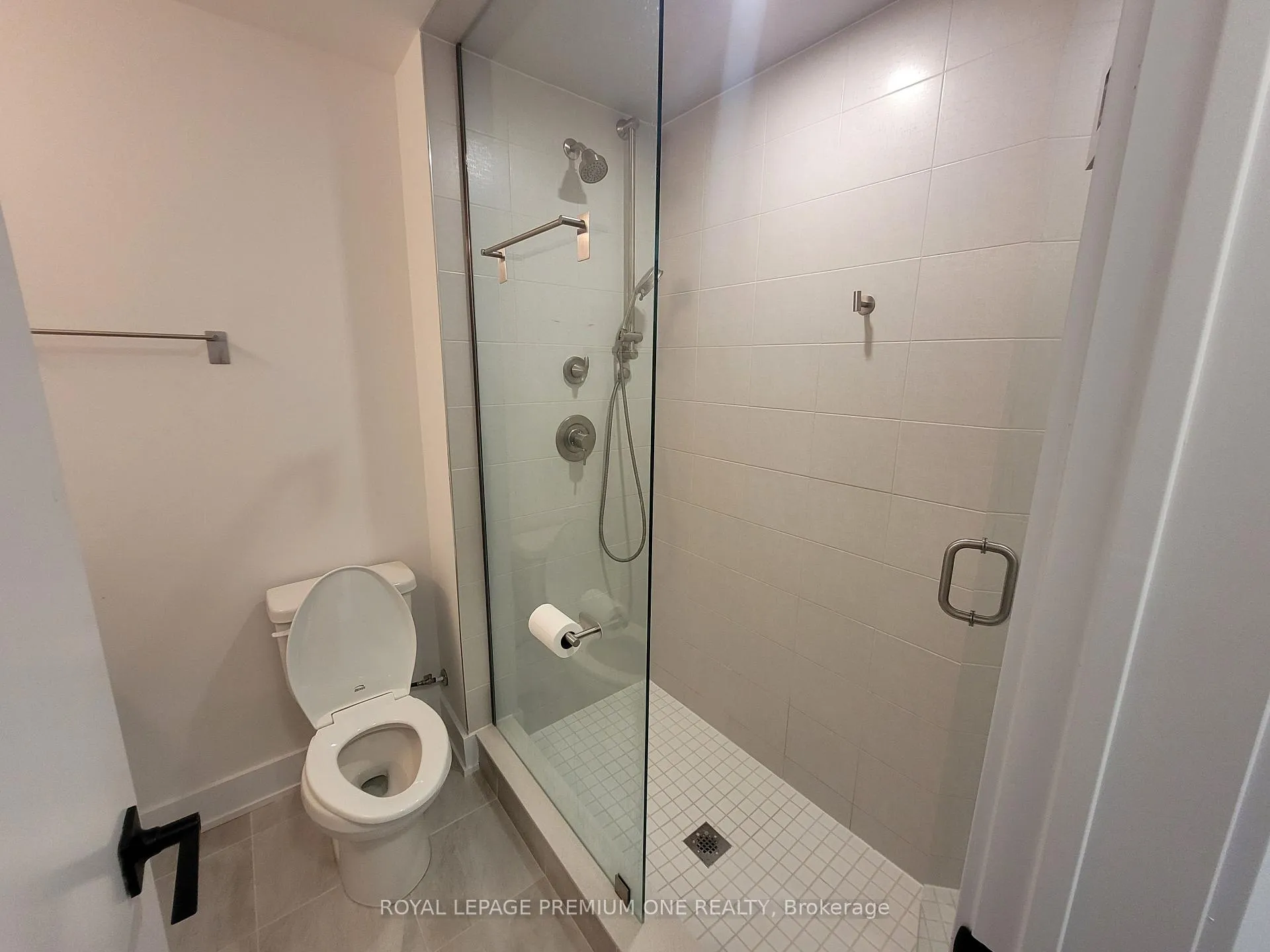 Photo 11 of Unit 408, 1 Chef Lane, Barrie, Rural Barrie Southeast — HOMEH
