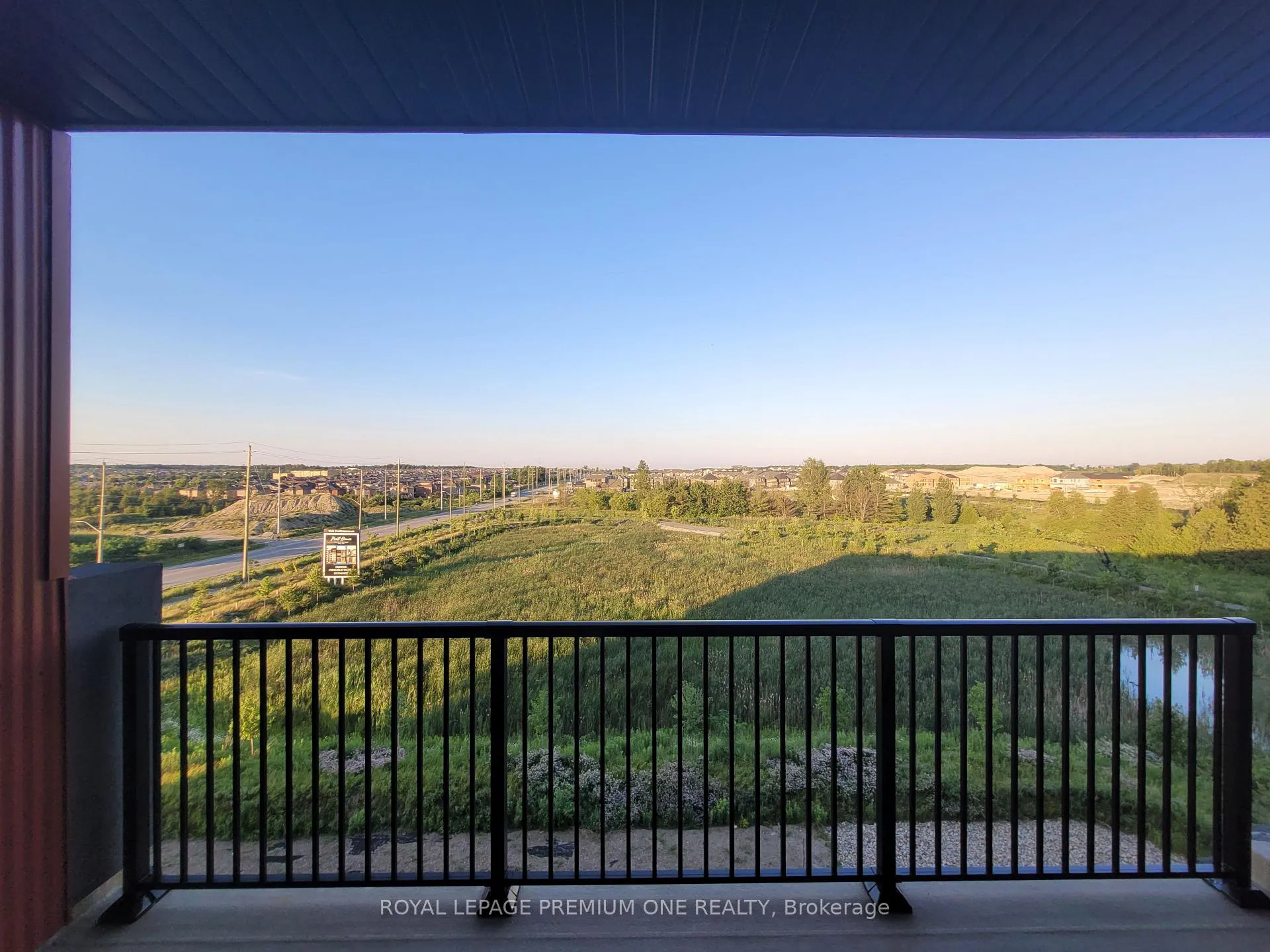Photo 15 of Unit 408, 1 Chef Lane, Barrie, Rural Barrie Southeast — HOMEH