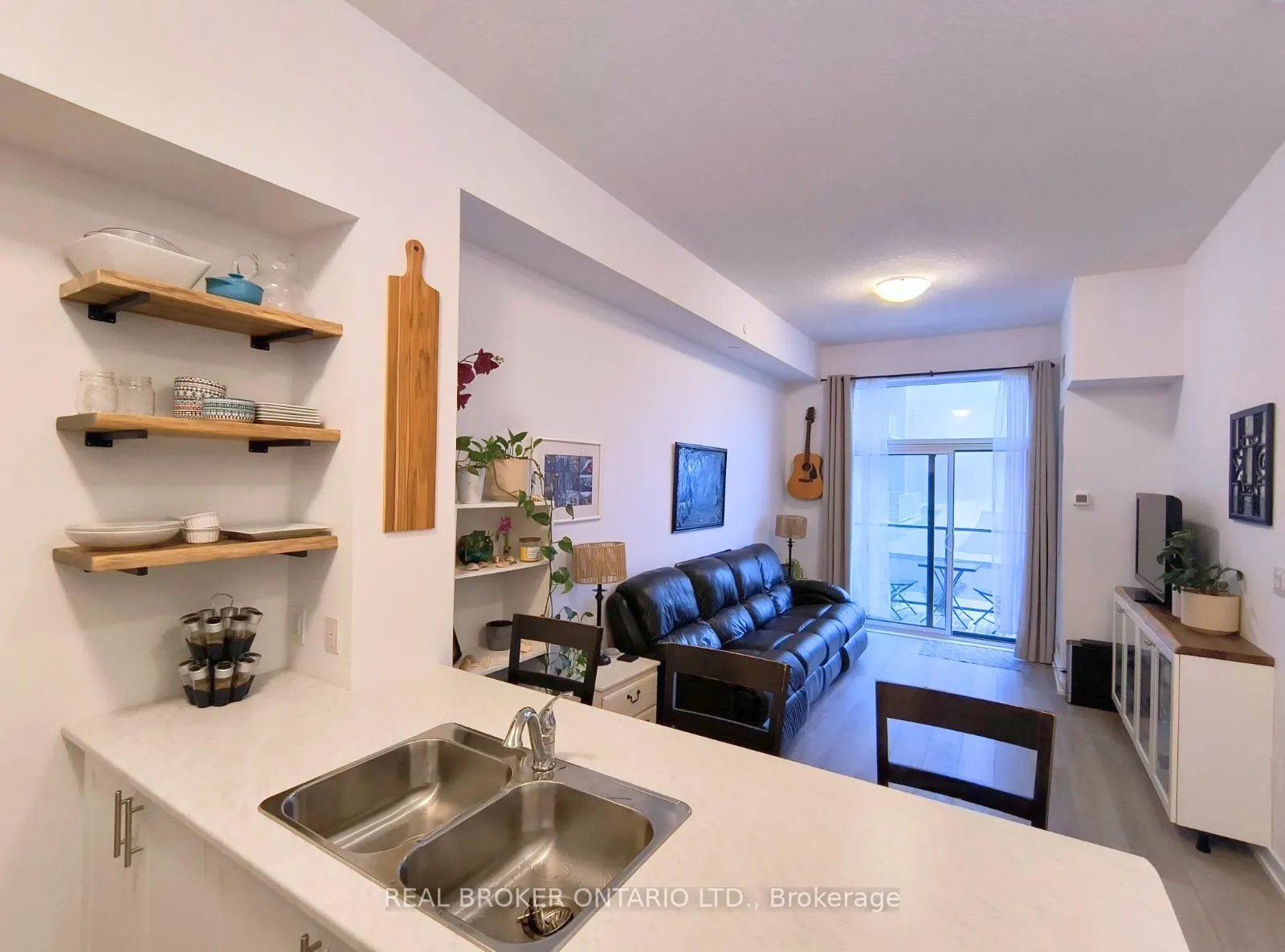 Photo 5 of Unit 117, 460 Dundas Street E, Hamilton, Waterdown — HOMEH