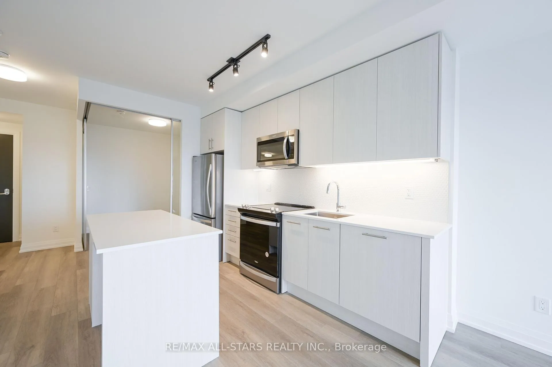 Photo 10 of Unit 2210, 286 Main Street, Toronto, East End-Danforth — HOMEH