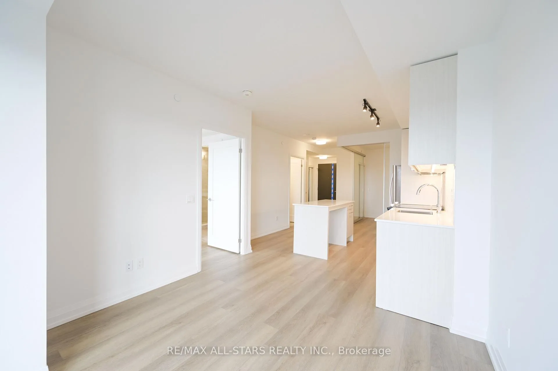 Photo 12 of Unit 2210, 286 Main Street, Toronto, East End-Danforth — HOMEH