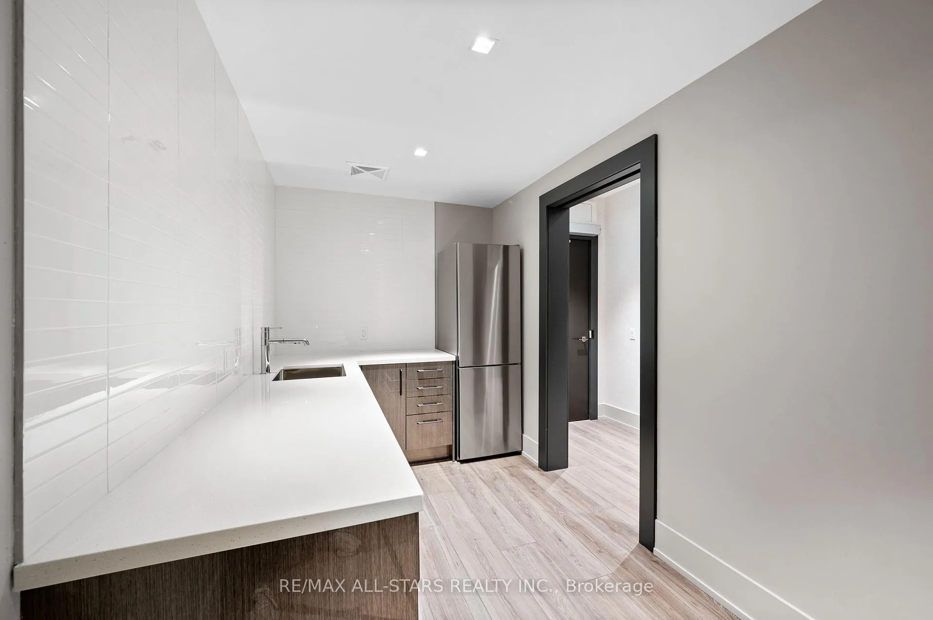 Photo 38 of Unit 2210, 286 Main Street, Toronto, East End-Danforth — HOMEH