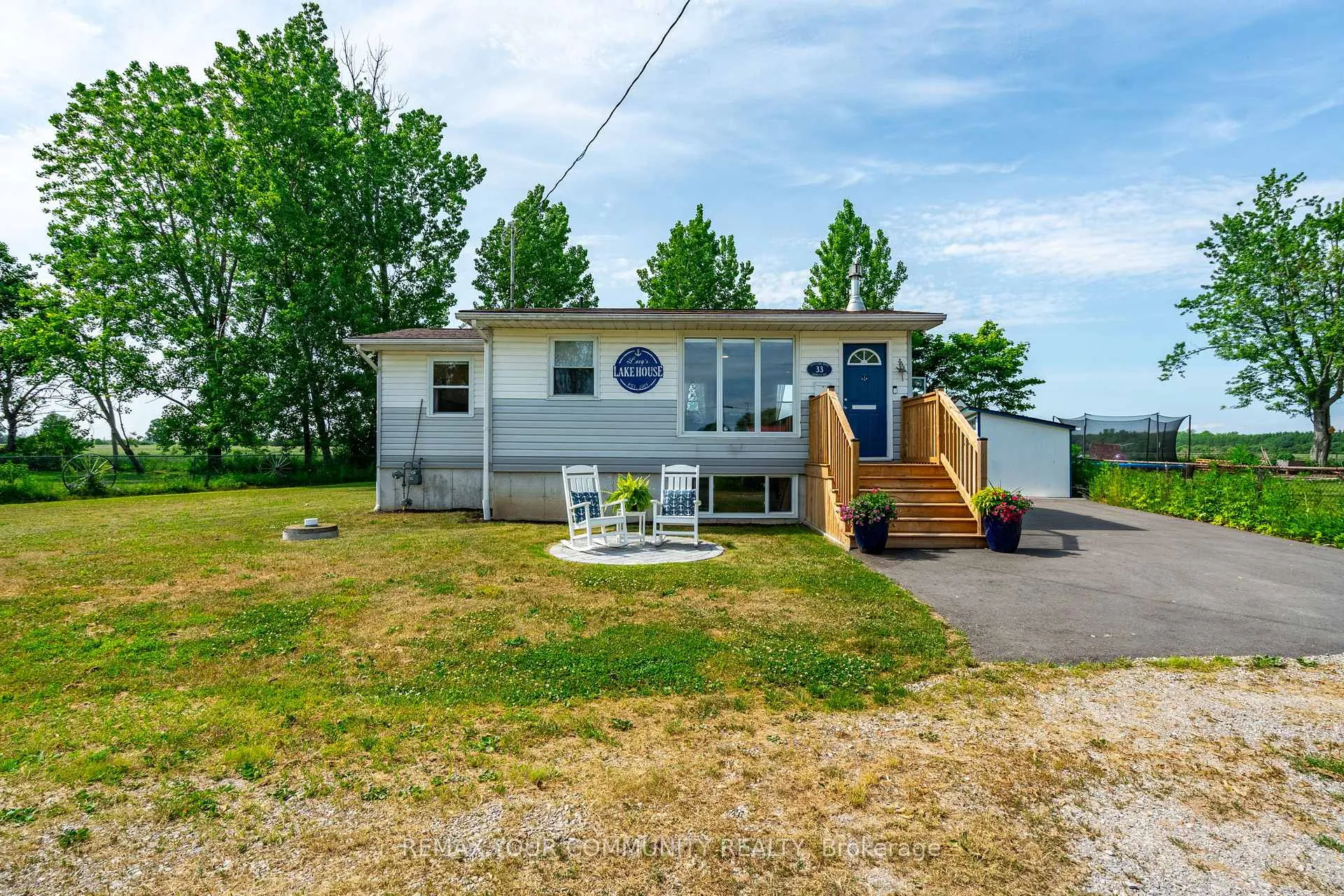 Photo 3 of 33 Fairwell Avenue, Haldimand — HOMEH