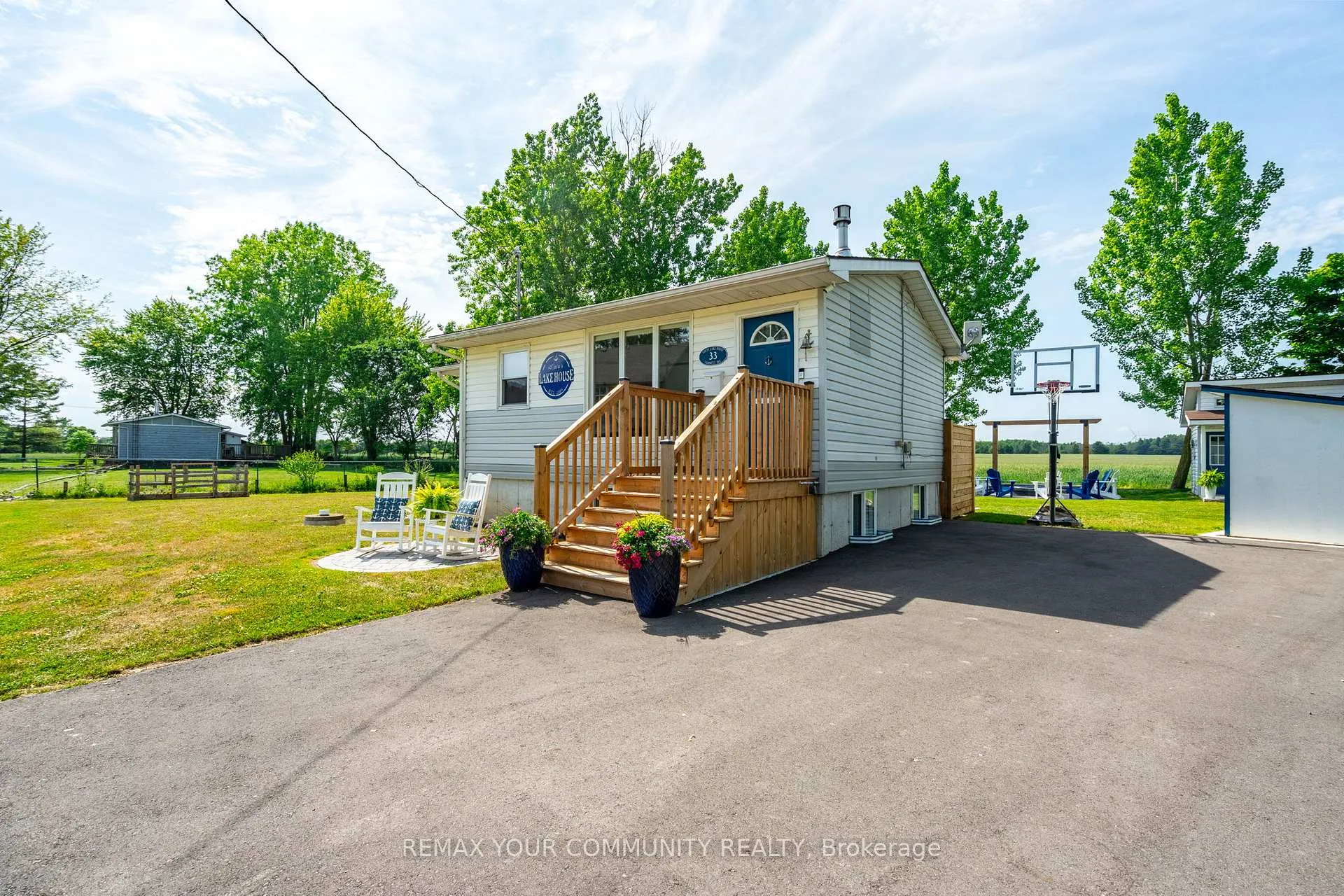 Photo 4 of 33 Fairwell Avenue, Haldimand — HOMEH