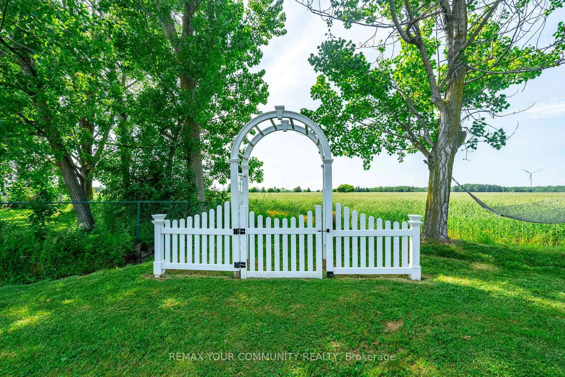 Photo 39 of 33 Fairwell Avenue, Haldimand — HOMEH