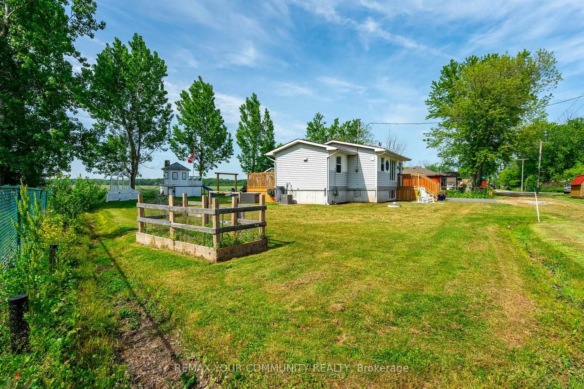 Photo 42 of 33 Fairwell Avenue, Haldimand — HOMEH