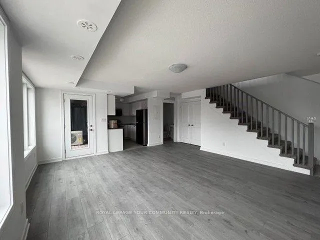 Photo 3 of 127 Appletree Lane, Barrie, Innis-Shore — HOMEH