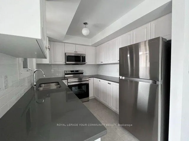Photo 4 of 127 Appletree Lane, Barrie, Innis-Shore — HOMEH