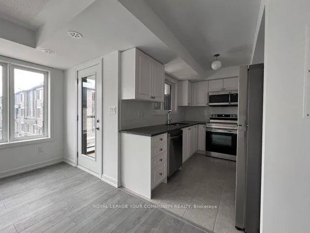 Photo 5 of 127 Appletree Lane, Barrie, Innis-Shore — HOMEH