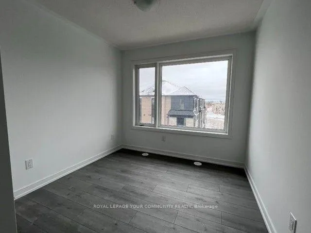 Photo 7 of 127 Appletree Lane, Barrie, Innis-Shore — HOMEH