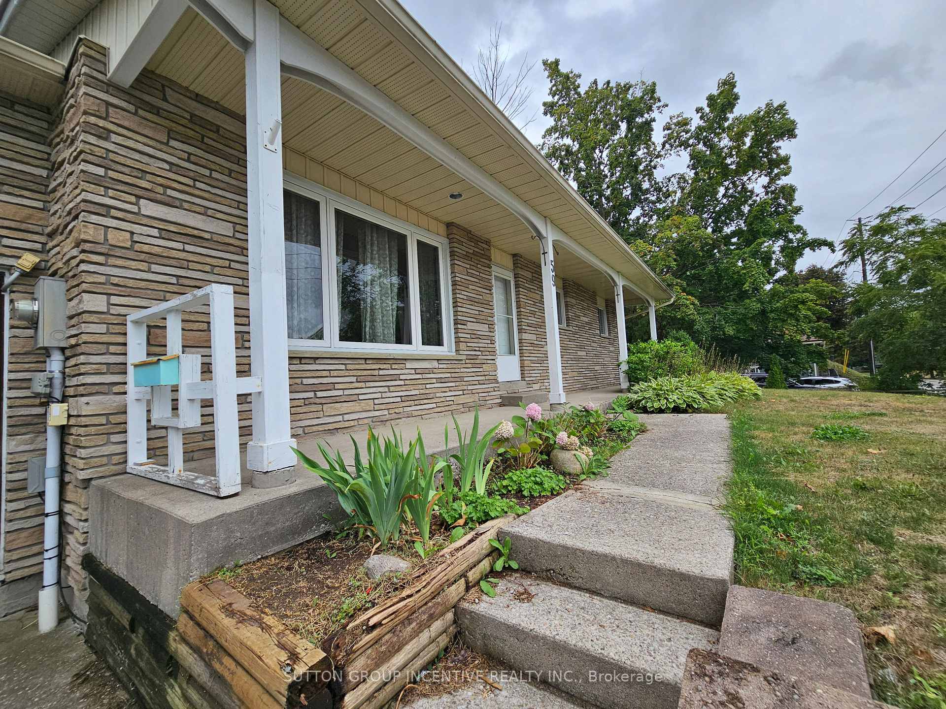 Photo 2 of 59 Baldwin Lane, Barrie, Allandale Heights — HOMEH