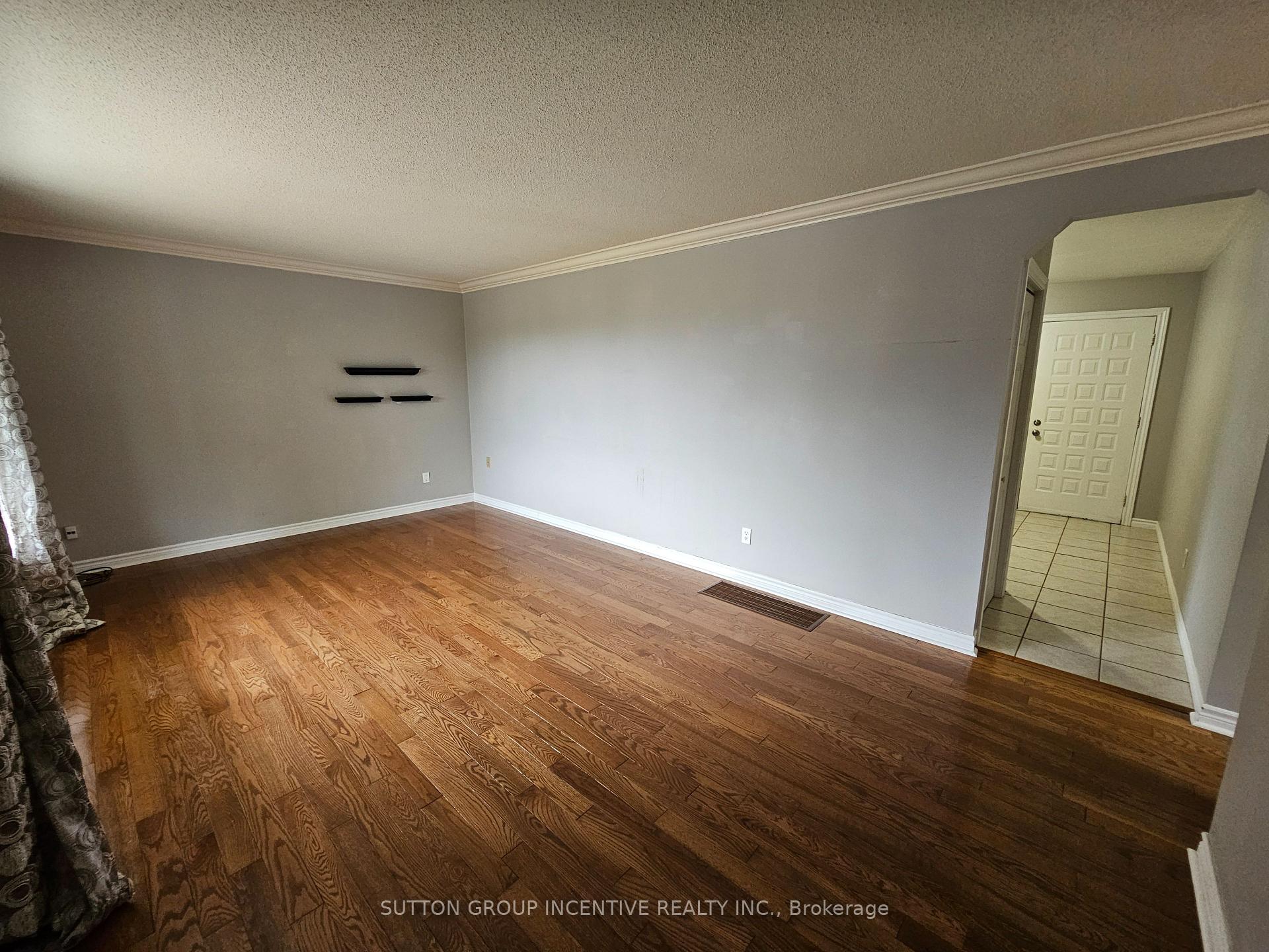 Photo 3 of 59 Baldwin Lane, Barrie, Allandale Heights — HOMEH