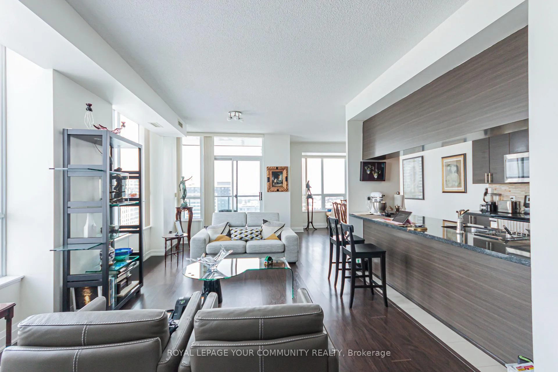 Photo 9 of Unit 1402, 20 North Park Road, Vaughan, Beverley Glen — HOMEH