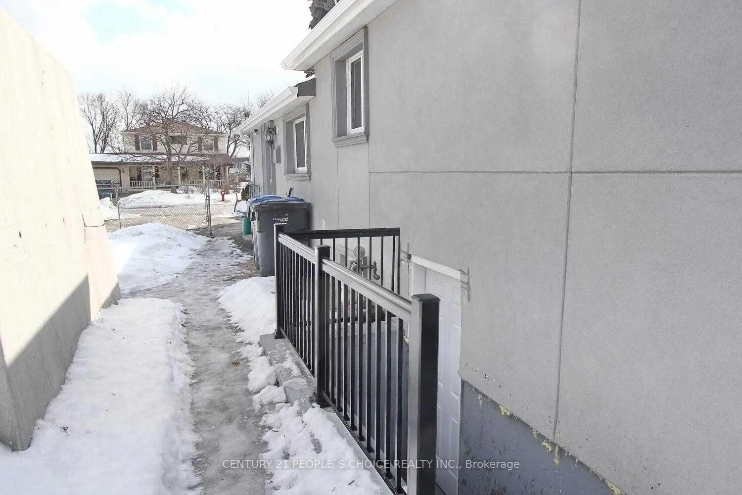 Photo 3 of 83 Fallingdale Crescent, Brampton, Southgate — HOMEH