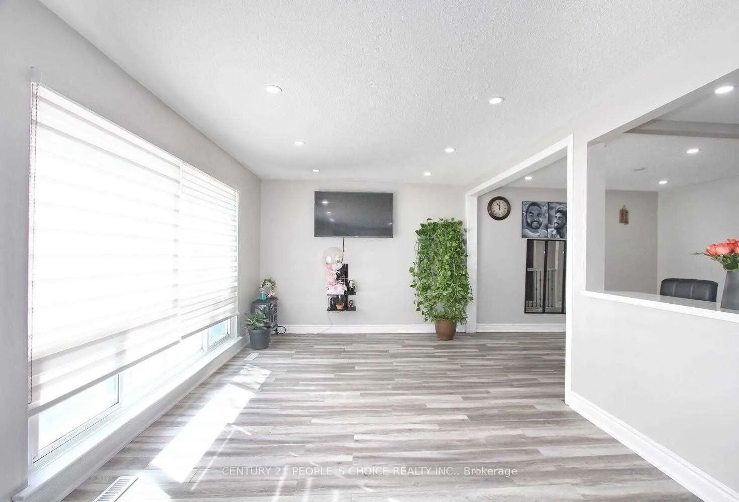Photo 8 of 83 Fallingdale Crescent, Brampton, Southgate — HOMEH