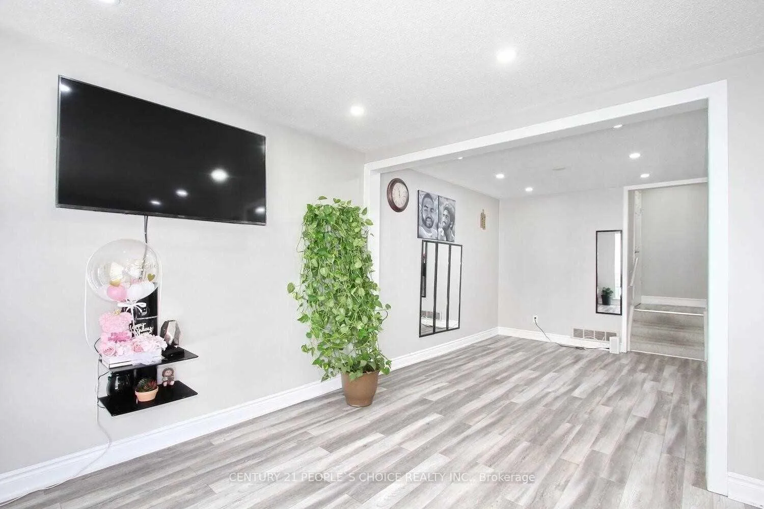 Photo 10 of 83 Fallingdale Crescent, Brampton, Southgate — HOMEH