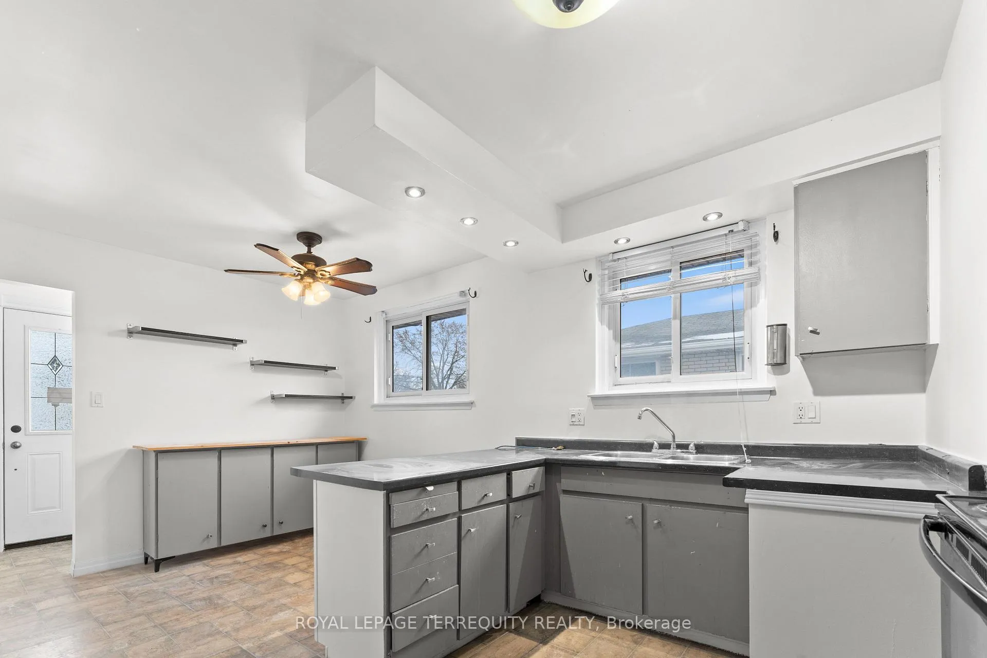 Photo 4 of Unit Main, 683 Adelaide Street E, Oshawa, Eastdale — HOMEH