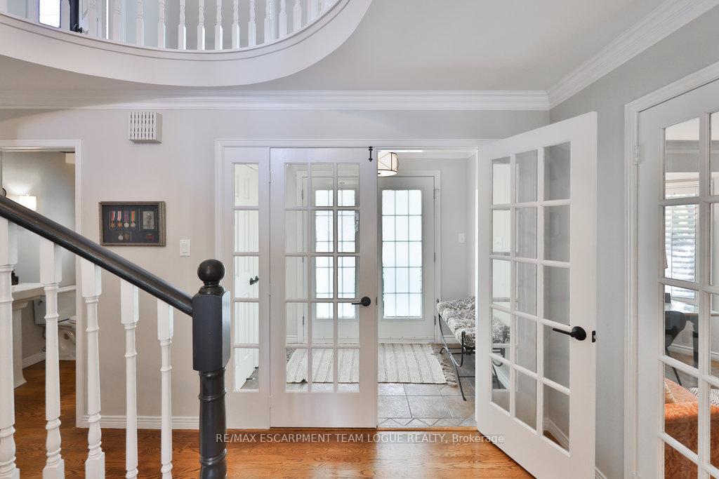 Photo 5 of 4135 Millcroft Park Drive, Burlington, Rose — HOMEH