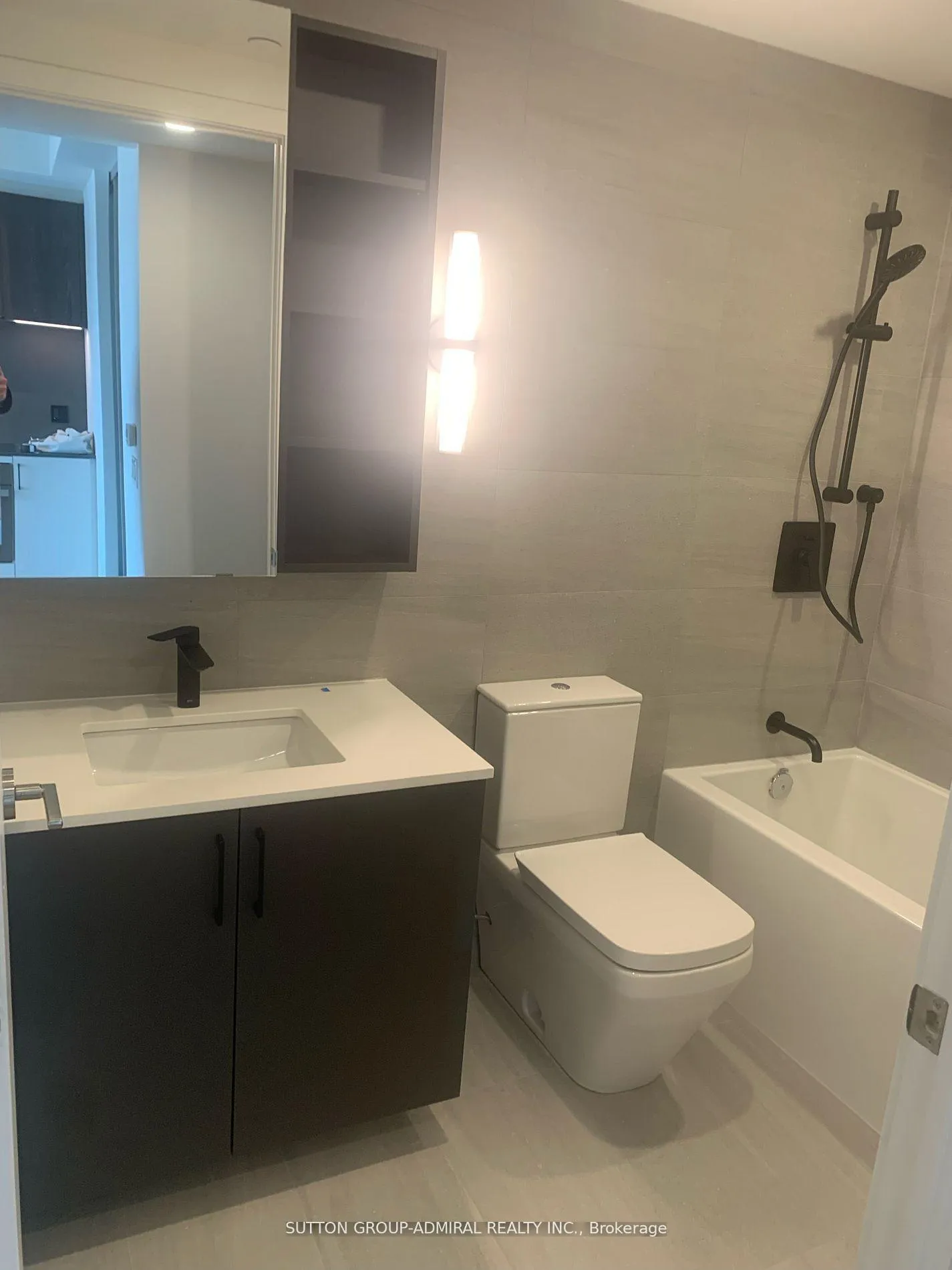 Photo 3 of Unit 522, 689 The Queensway, Etobicoke, Stonegate-Queensway — HOMEH