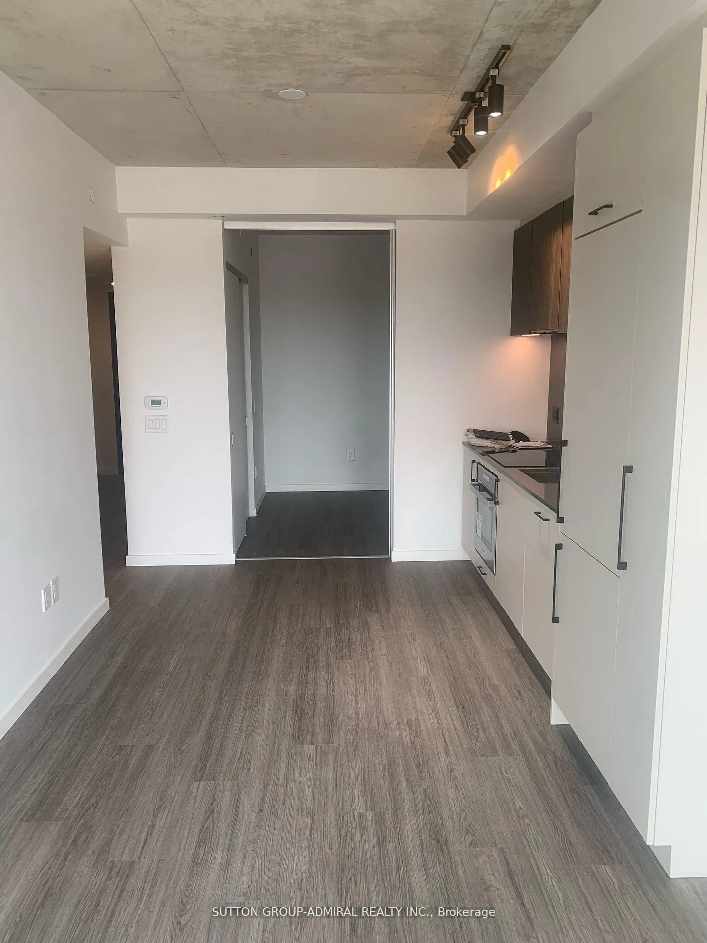 Photo 7 of Unit 522, 689 The Queensway, Etobicoke, Stonegate-Queensway — HOMEH