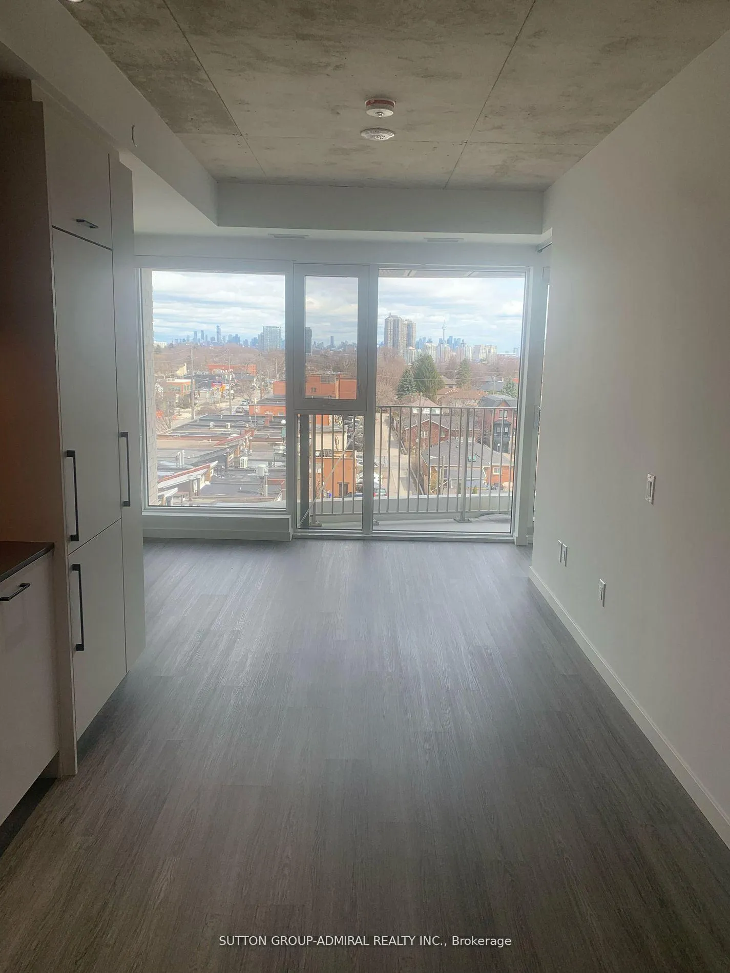 Photo 10 of Unit 522, 689 The Queensway, Etobicoke, Stonegate-Queensway — HOMEH