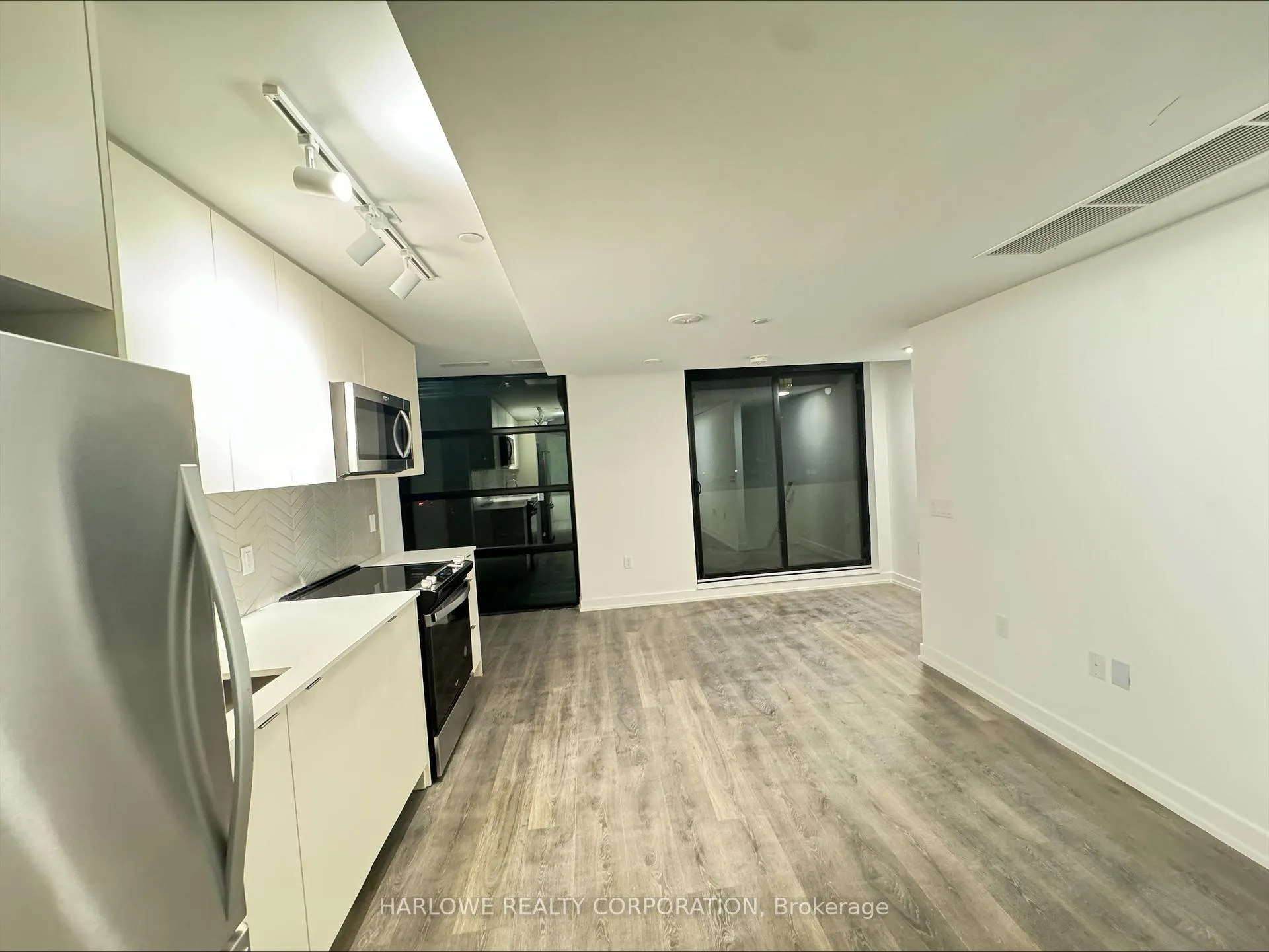 Front of Unit 175 E, 1610 Charles Street E