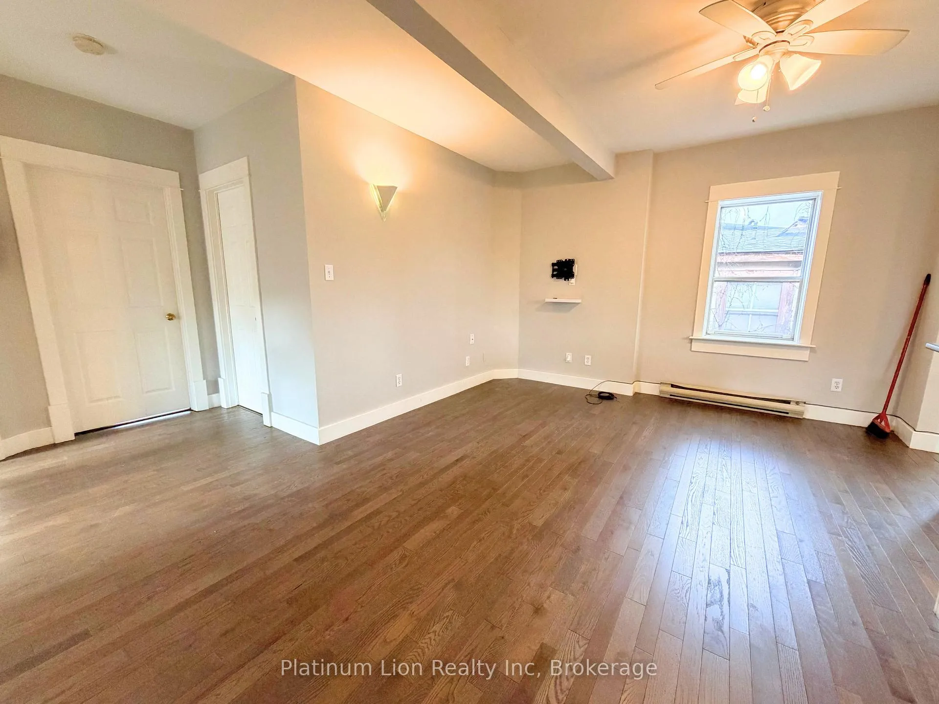 Photo 2 of Unit 5, 39 West Avenue S, Hamilton, Landsdale — HOMEH