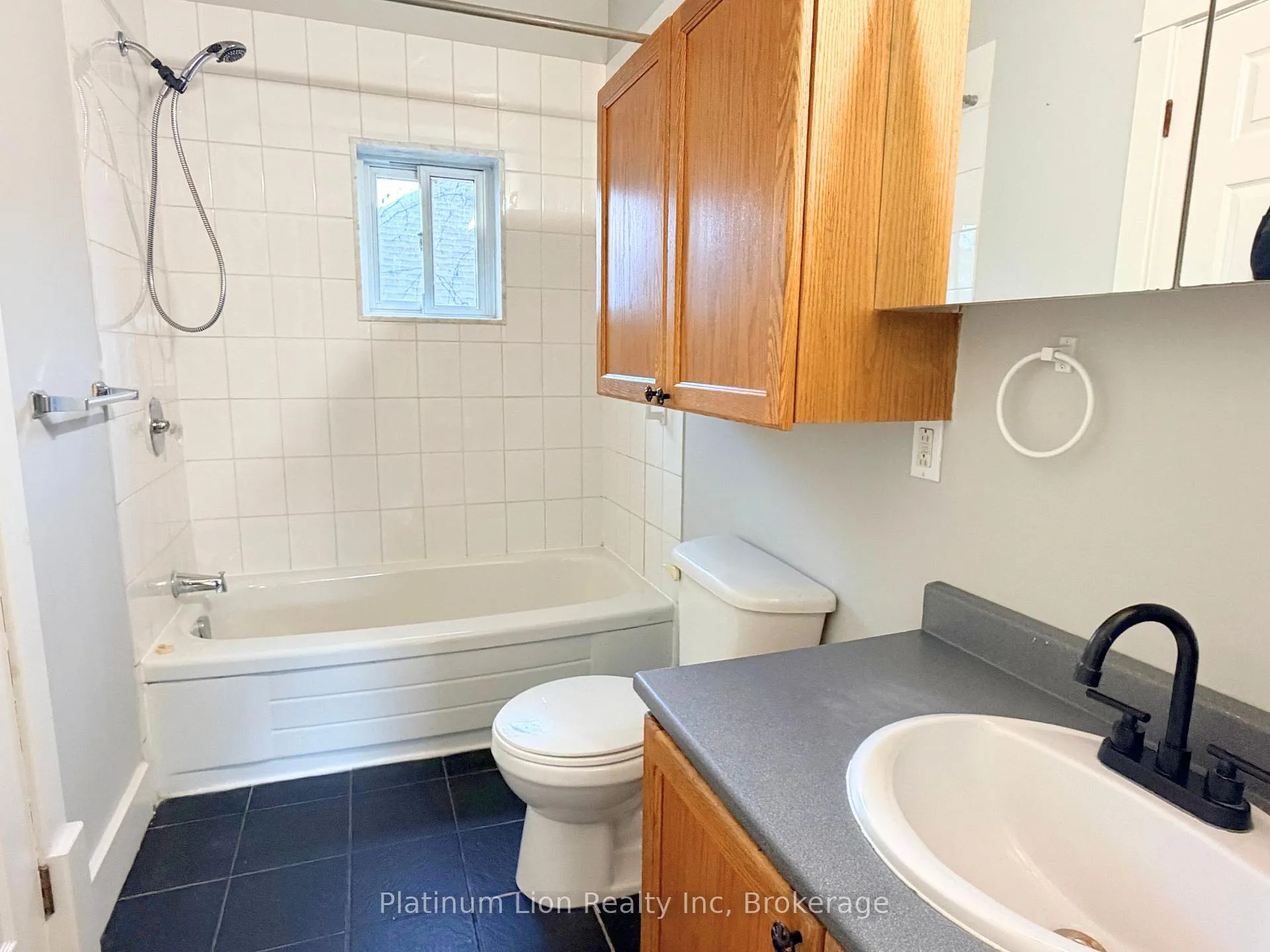 Photo 7 of Unit 5, 39 West Avenue S, Hamilton, Landsdale — HOMEH