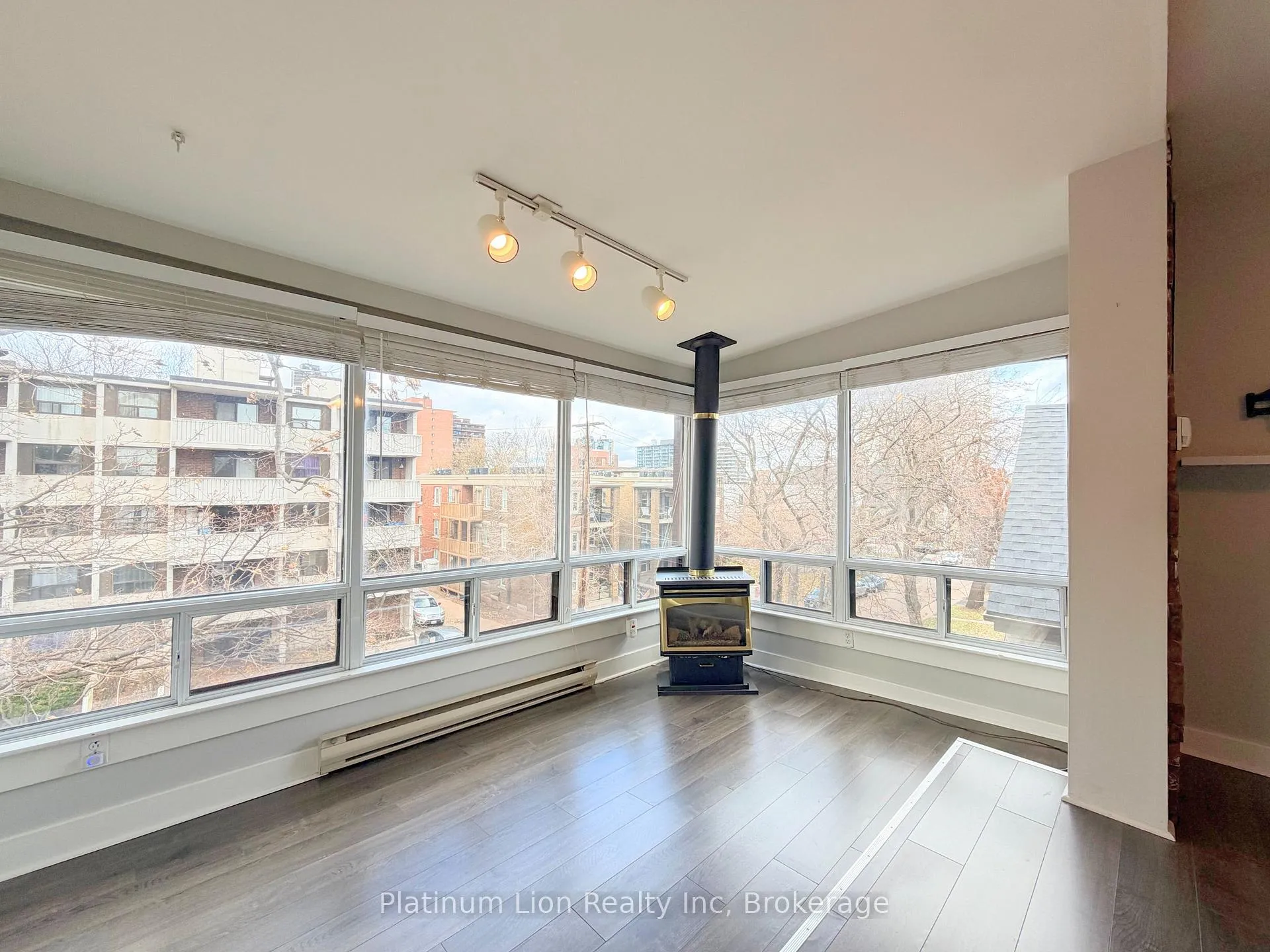 Photo 10 of Unit 5, 39 West Avenue S, Hamilton, Landsdale — HOMEH