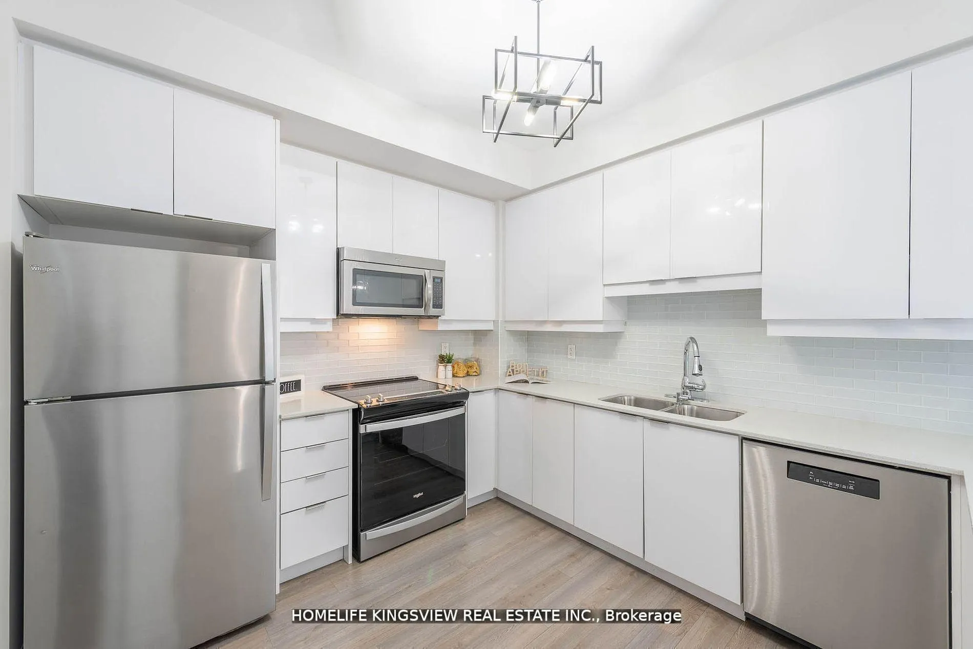 Photo 5 of Unit 808, 2910 Highway 7, Vaughan, Concord — HOMEH