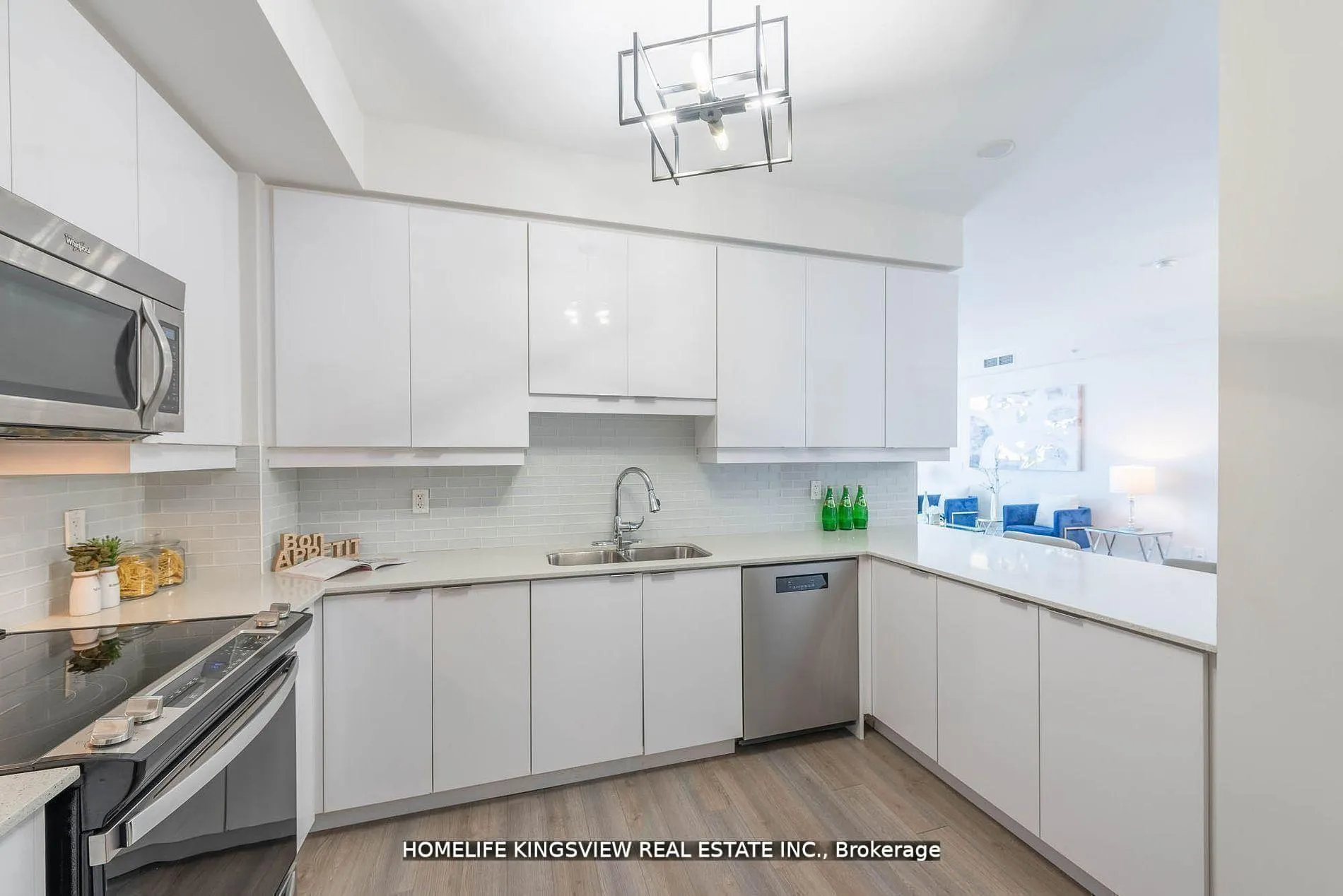 Photo 6 of Unit 808, 2910 Highway 7, Vaughan, Concord — HOMEH