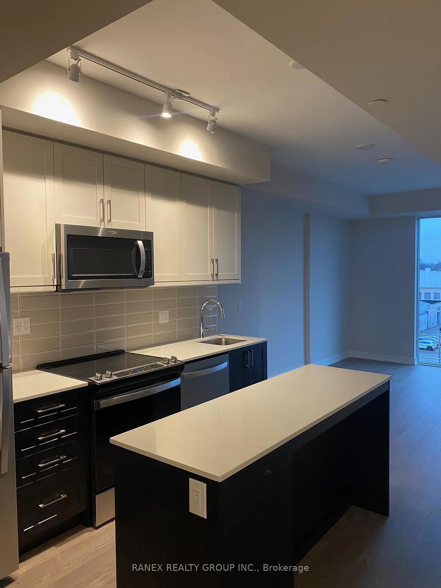 Photo 2 of Unit 439, 201 Brock Street, Whitby, Downtown Whitby — HOMEH