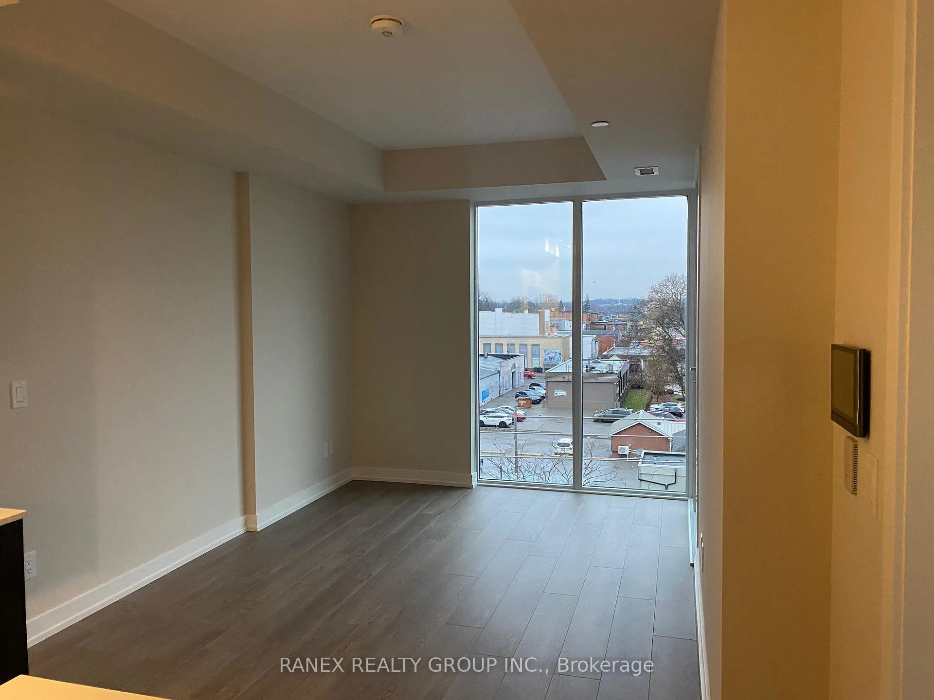 Photo 5 of Unit 439, 201 Brock Street, Whitby, Downtown Whitby — HOMEH