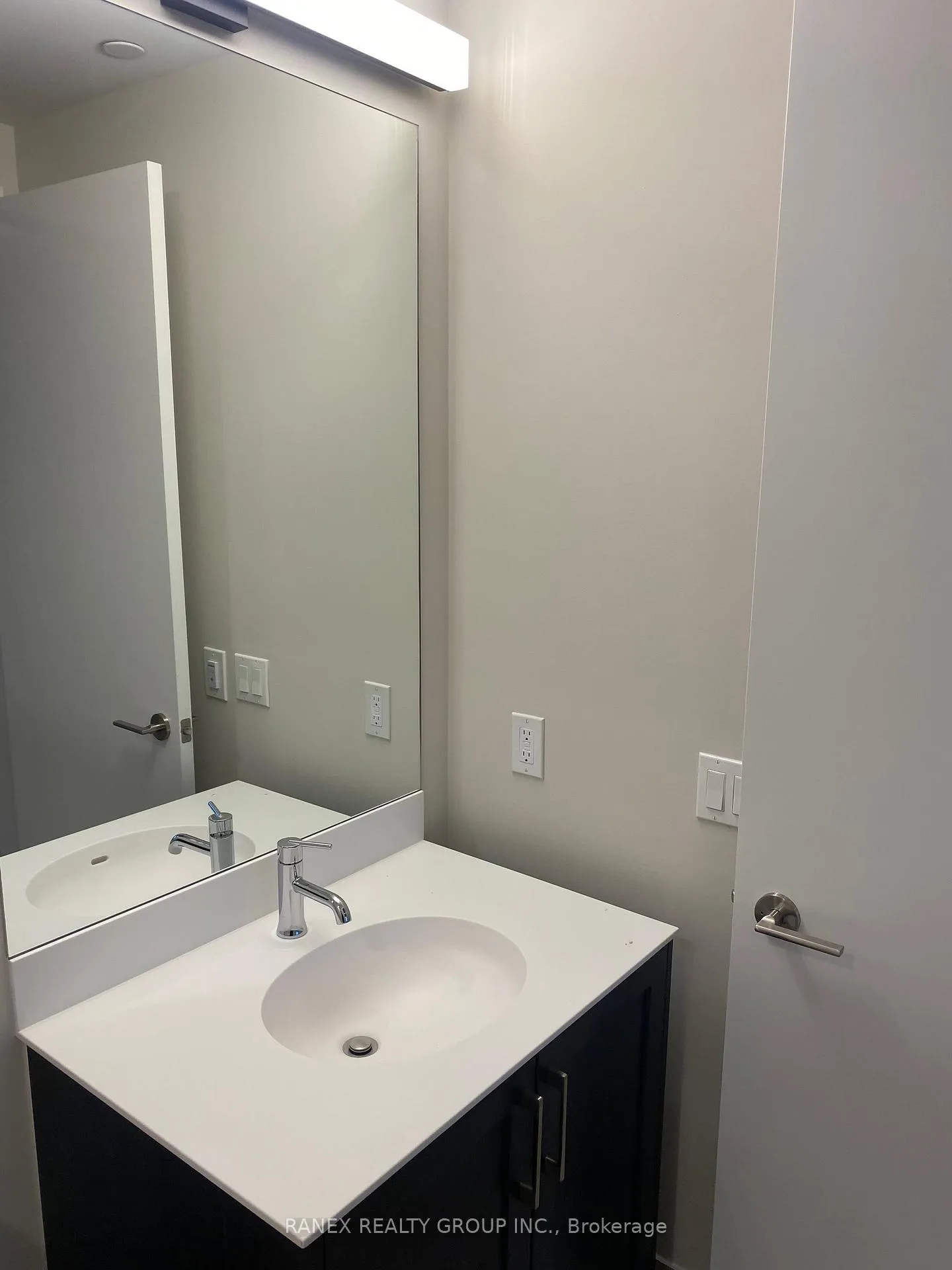 Photo 10 of Unit 439, 201 Brock Street, Whitby, Downtown Whitby — HOMEH