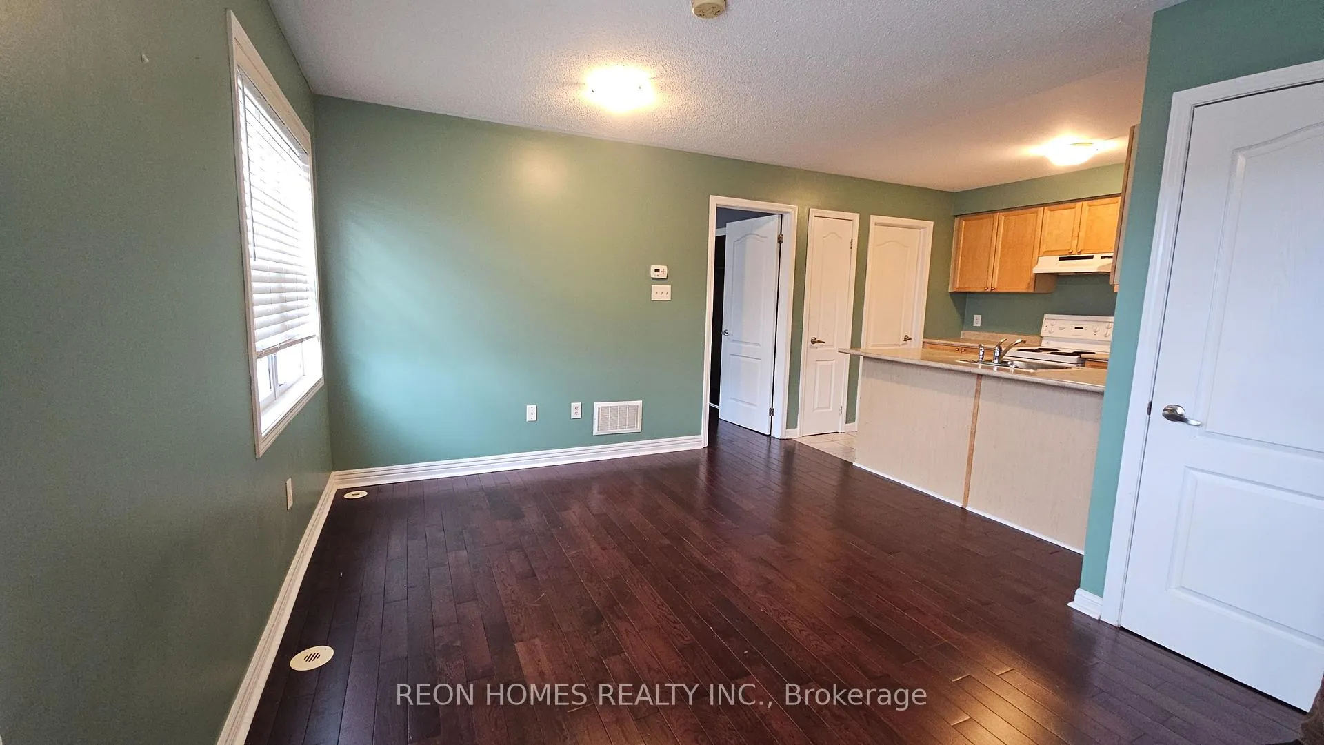 Photo 3 of Unit COACH HOUSE, 1 Chippenham Lane, Markham, Cornell — HOMEH