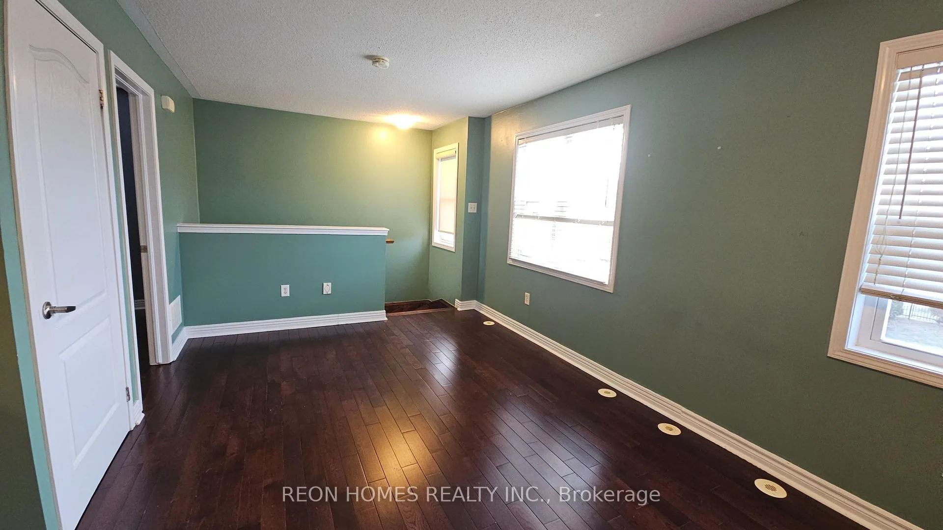 Photo 4 of Unit COACH HOUSE, 1 Chippenham Lane, Markham, Cornell — HOMEH