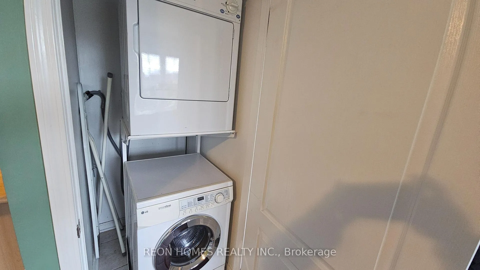 Photo 10 of Unit COACH HOUSE, 1 Chippenham Lane, Markham, Cornell — HOMEH
