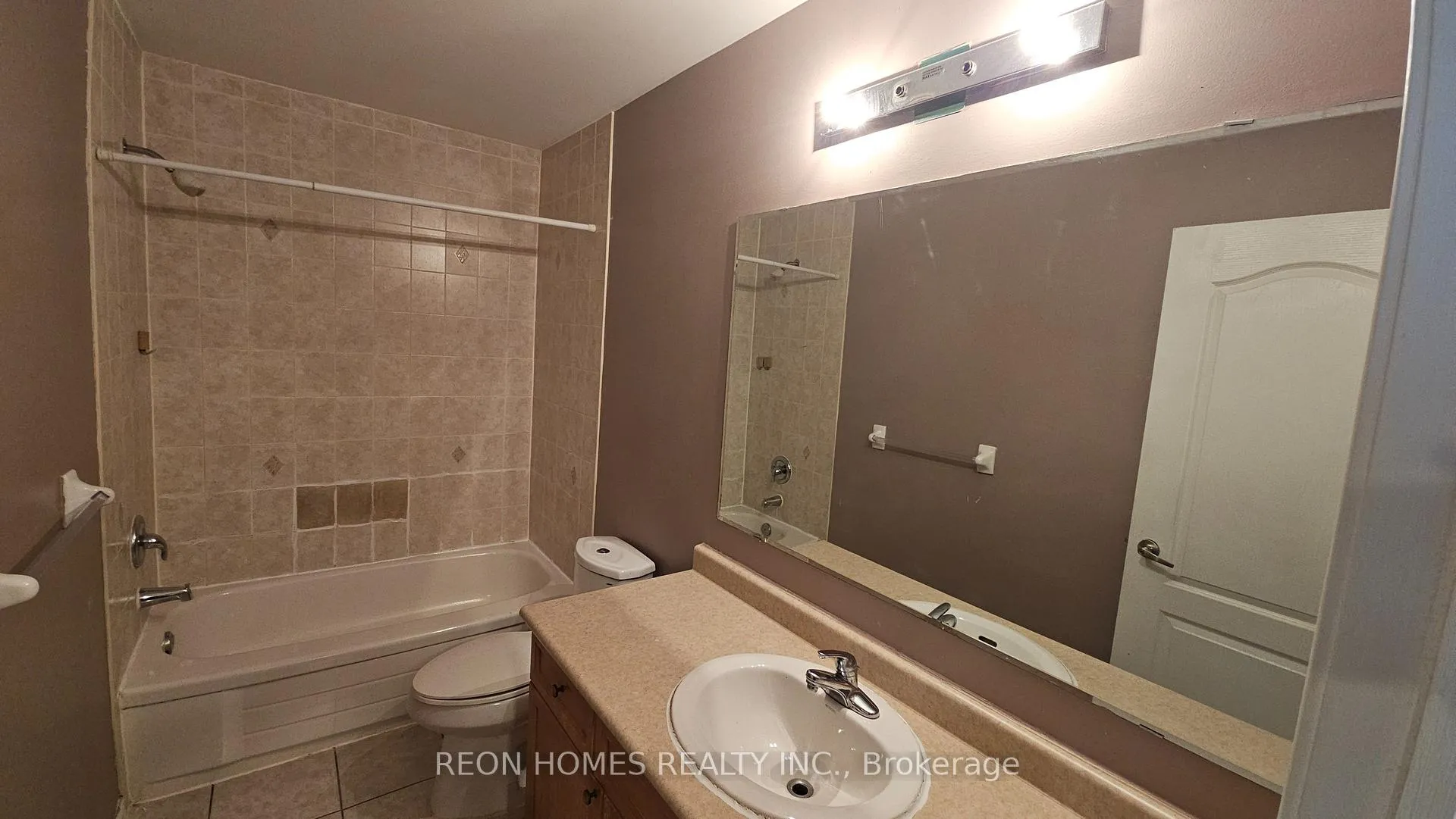 Photo 11 of Unit COACH HOUSE, 1 Chippenham Lane, Markham, Cornell — HOMEH