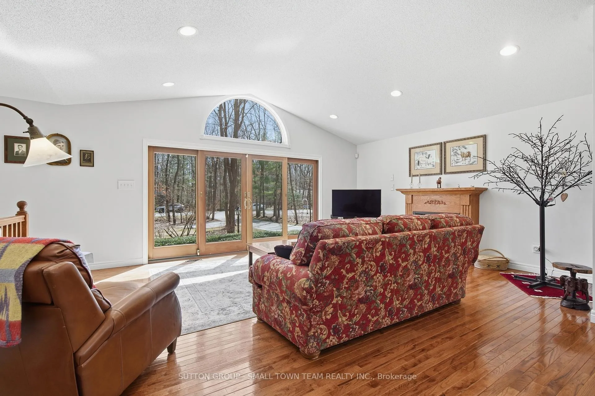 Photo 19 of 8816 Timberwood Trail, Lambton Shores, Grand Bend — HOMEH