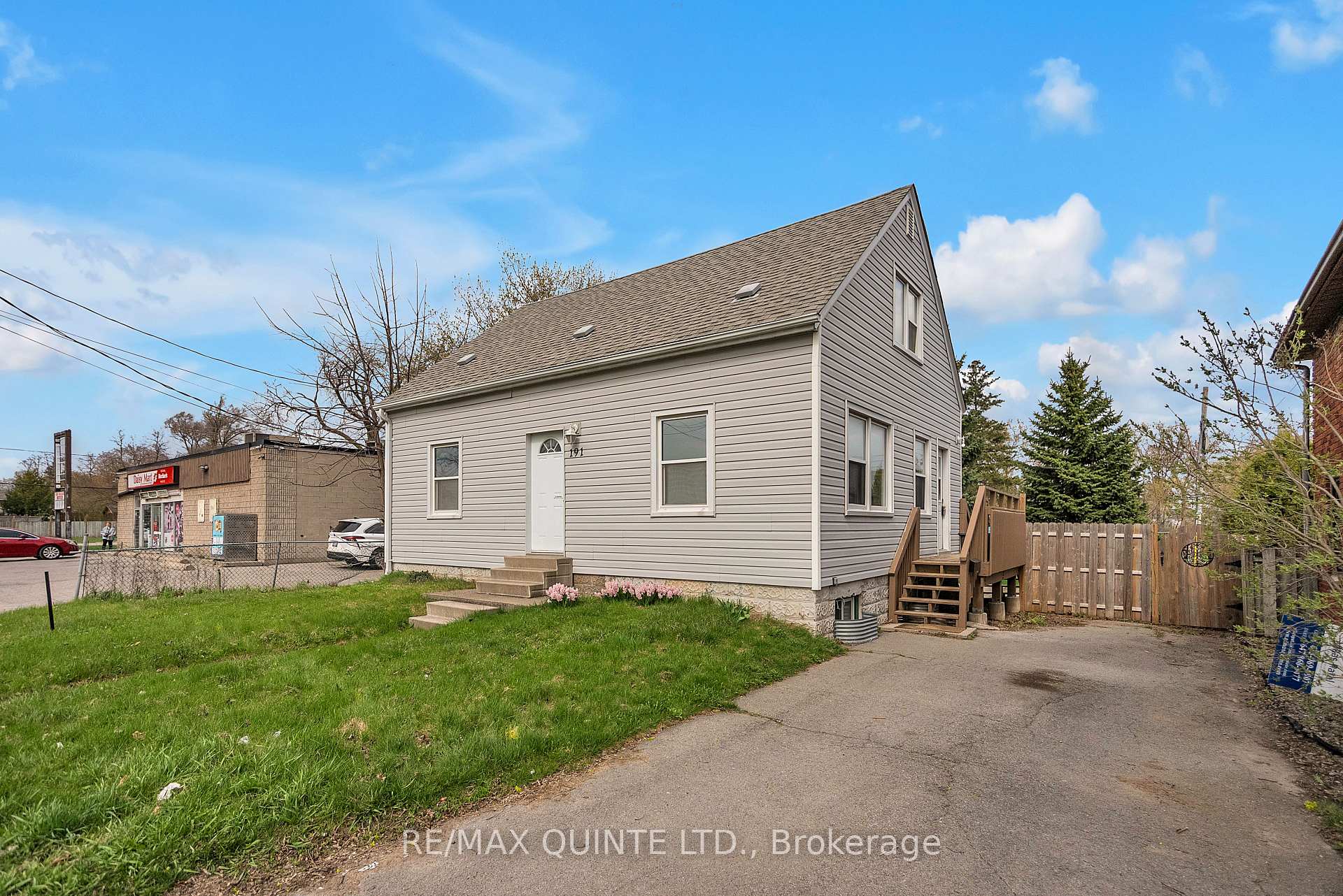 Photo 3 of 191 Wellington Street, Belleville, Belleville Ward — HOMEH