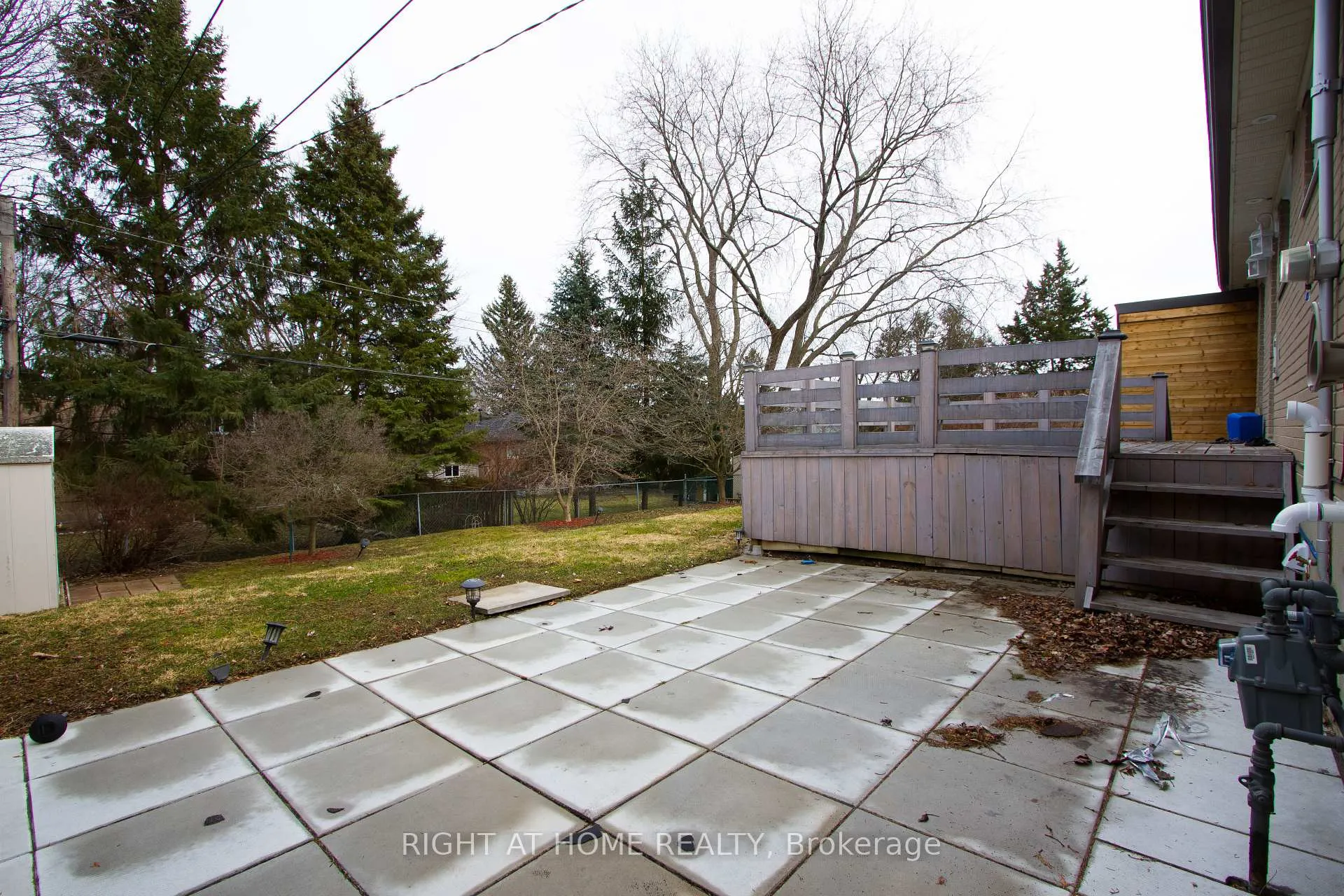 Photo 13 of Unit Main, 40 Foreht Crescent, Aurora, Aurora Heights — HOMEH