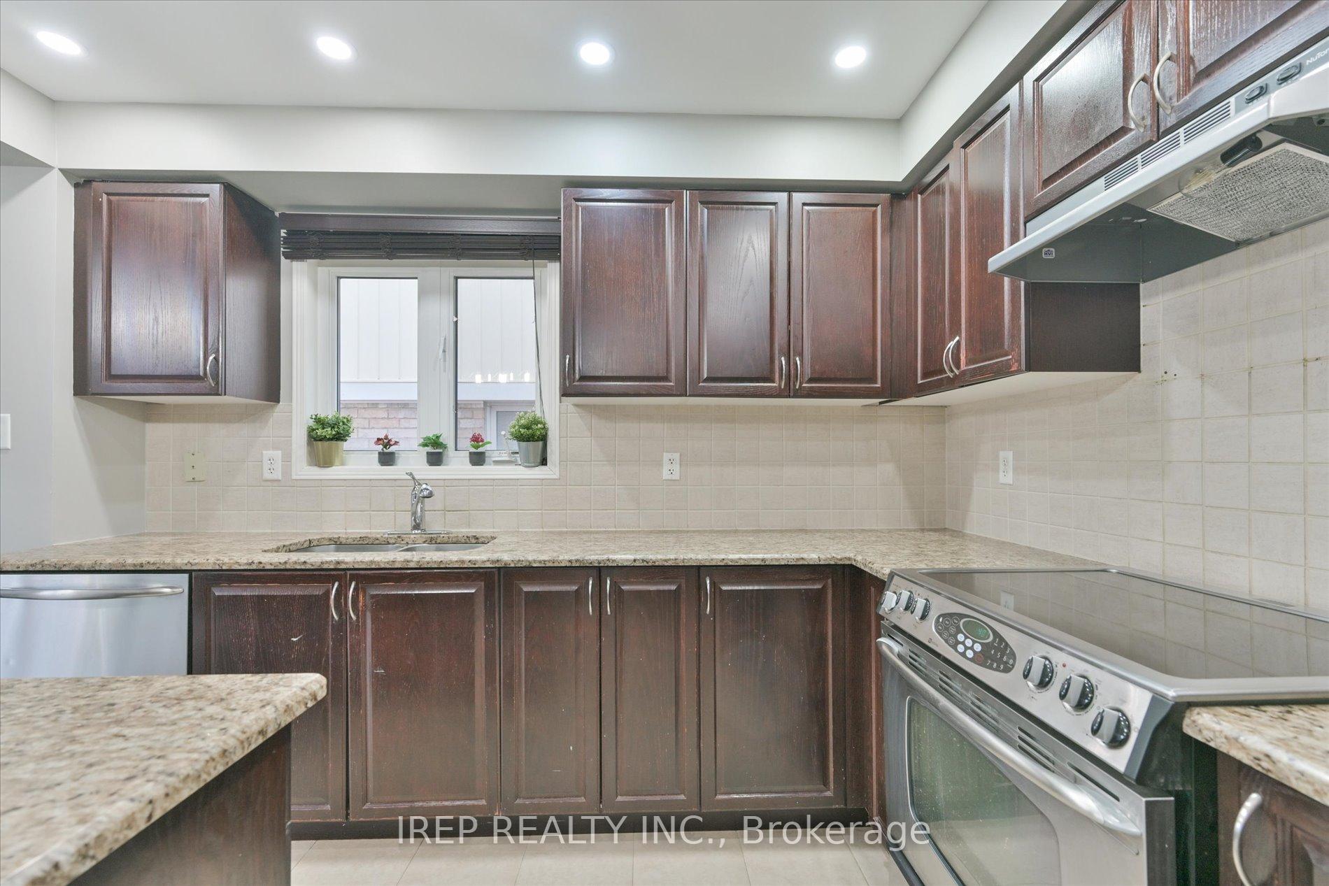 Photo 9 of 84 Tozer Crescent, Ajax, Northwest Ajax — HOMEH