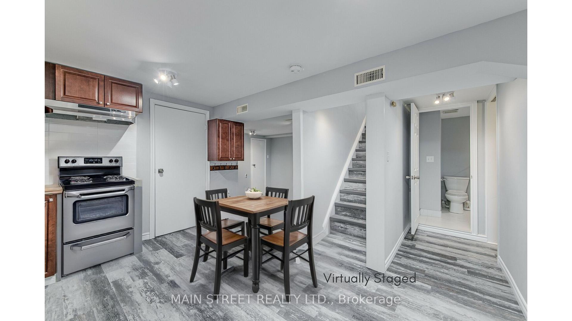 Photo 3 of 20 Frost Trail, Barrie, Letitia Heights — HOMEH