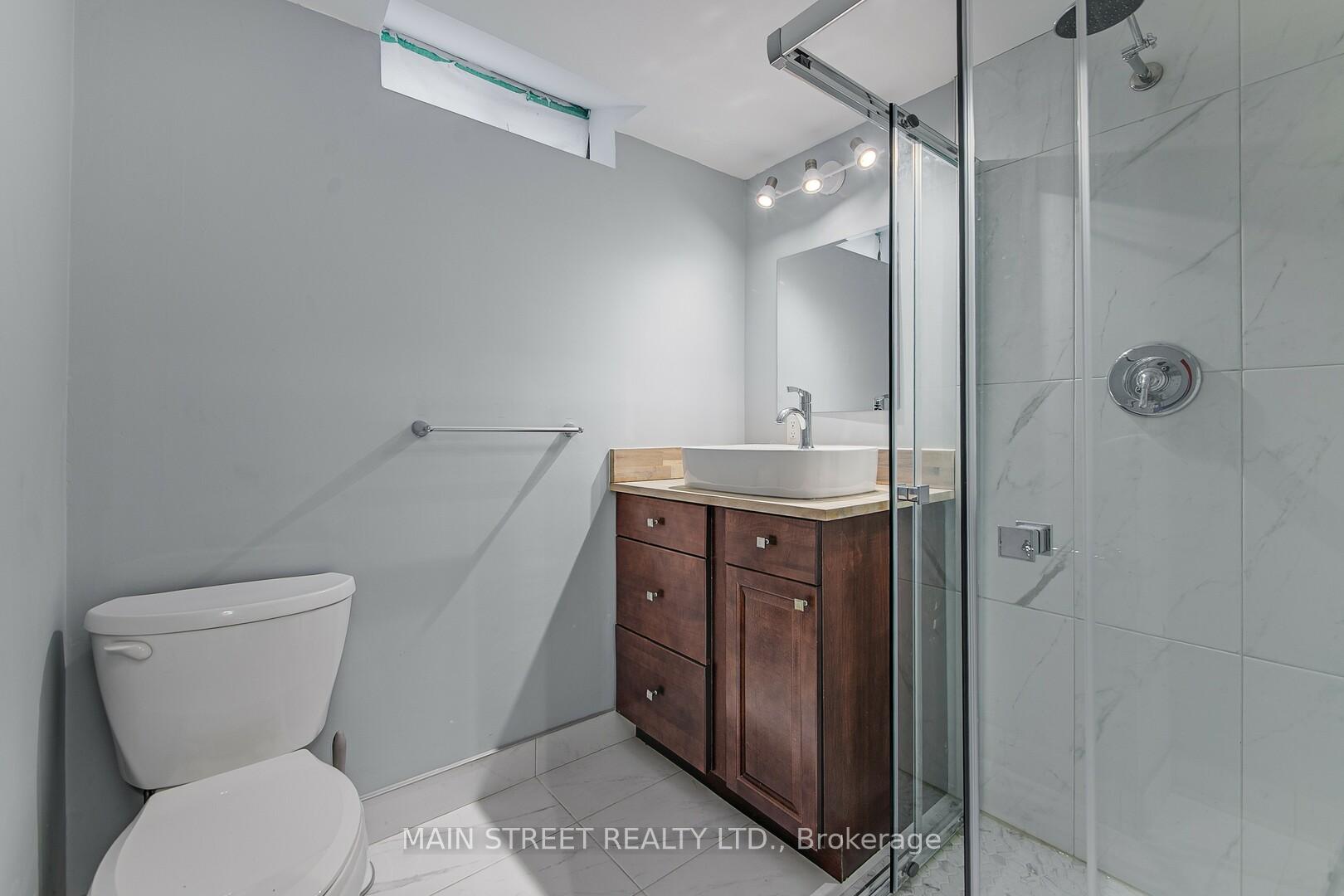 Photo 11 of 20 Frost Trail, Barrie, Letitia Heights — HOMEH
