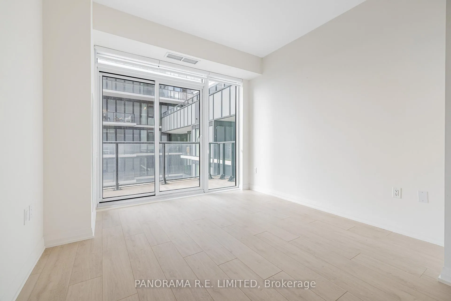 Photo 2 of Unit 606, 9000 Jane Street, Vaughan, Vellore Village — HOMEH